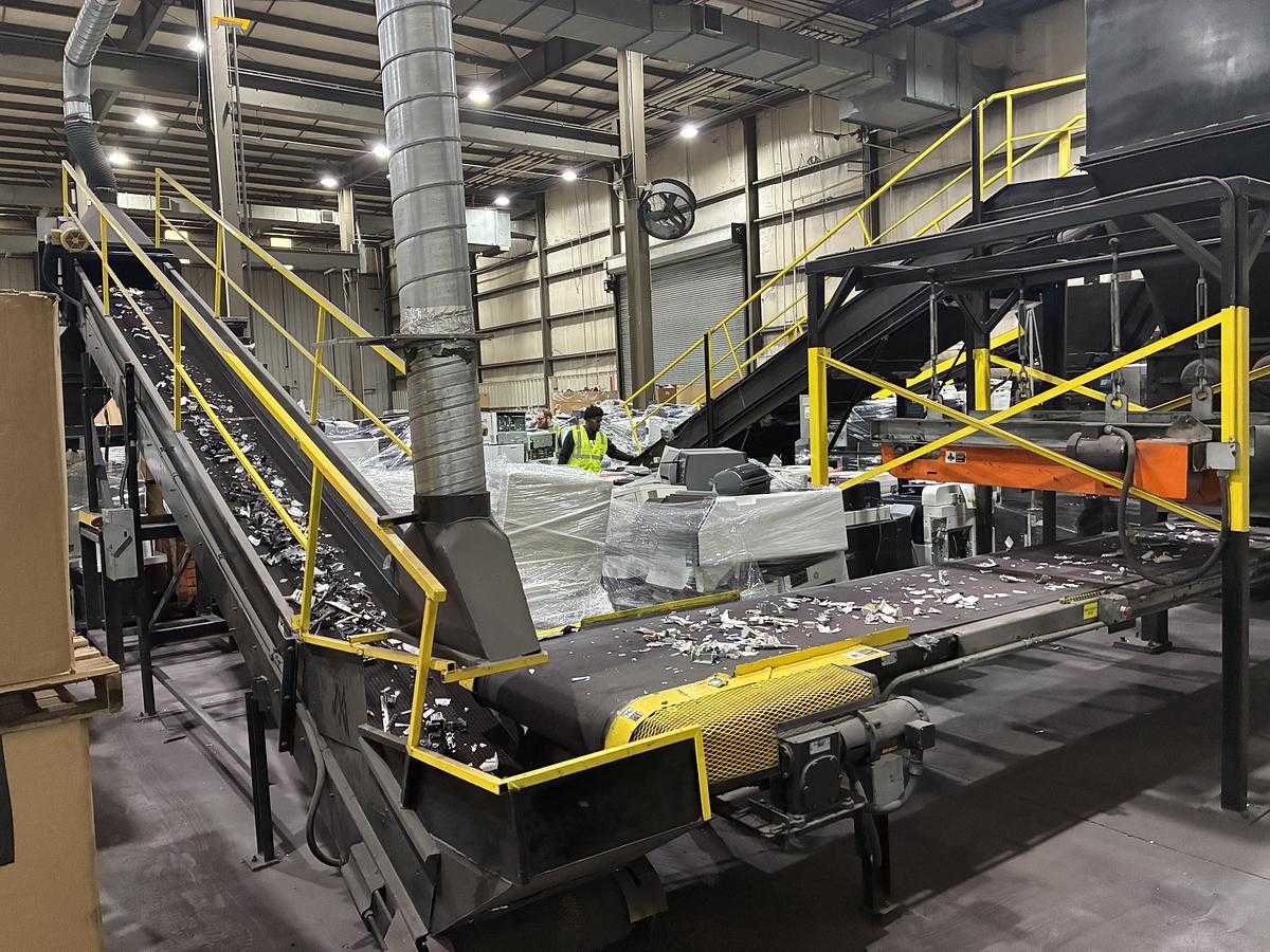 1998 SSI SHREDDING SYSTEMS 2400E DOUBLE SHAFT 200 HP - MECHANICAL PARTS