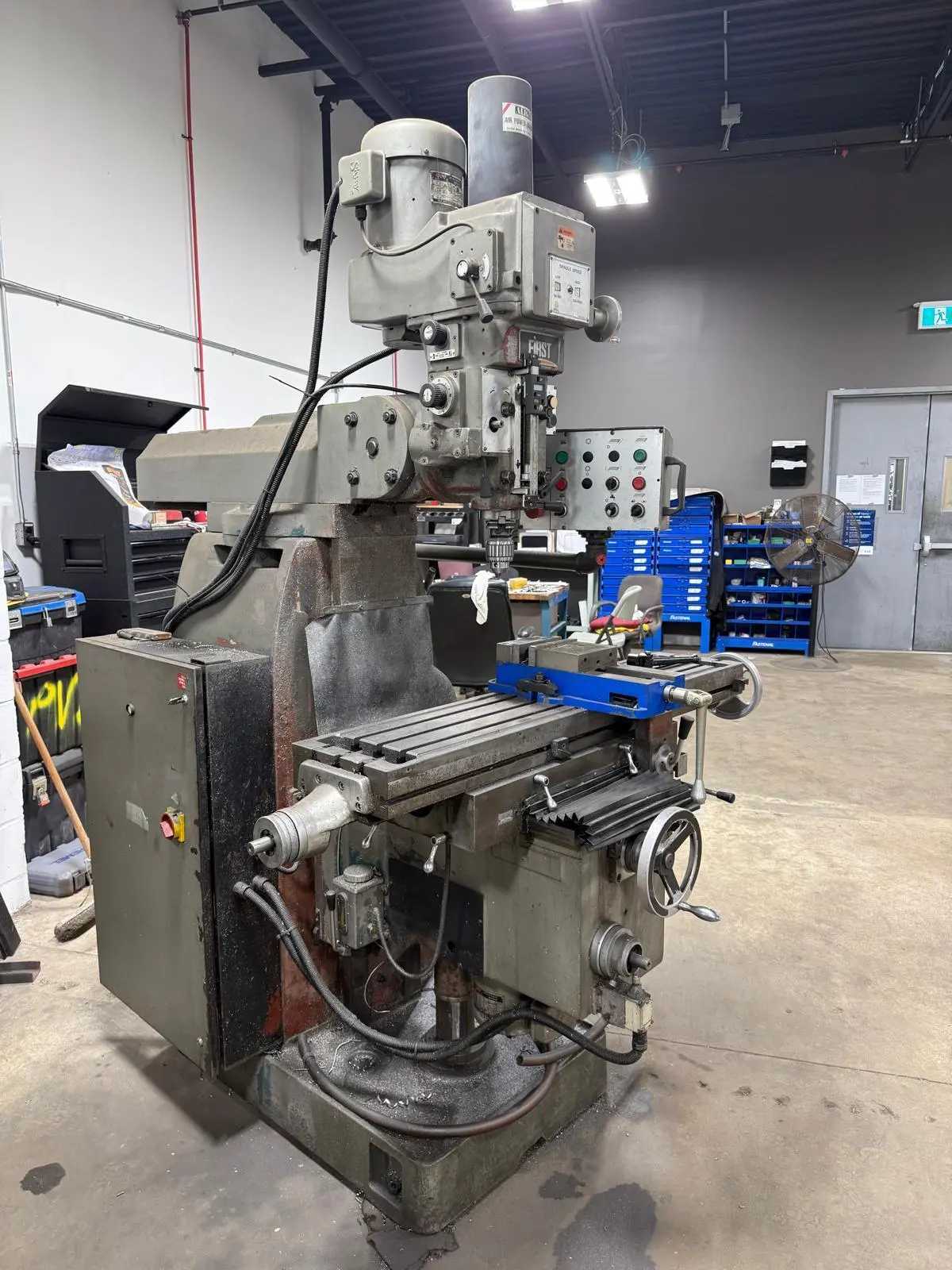 2007 FIRST LC-20VSG VERTICAL KNEE MILLING MACHINE 575V 4500RPM 52"X10" TABLE DRO - VERTICAL MILLING MACHINES
