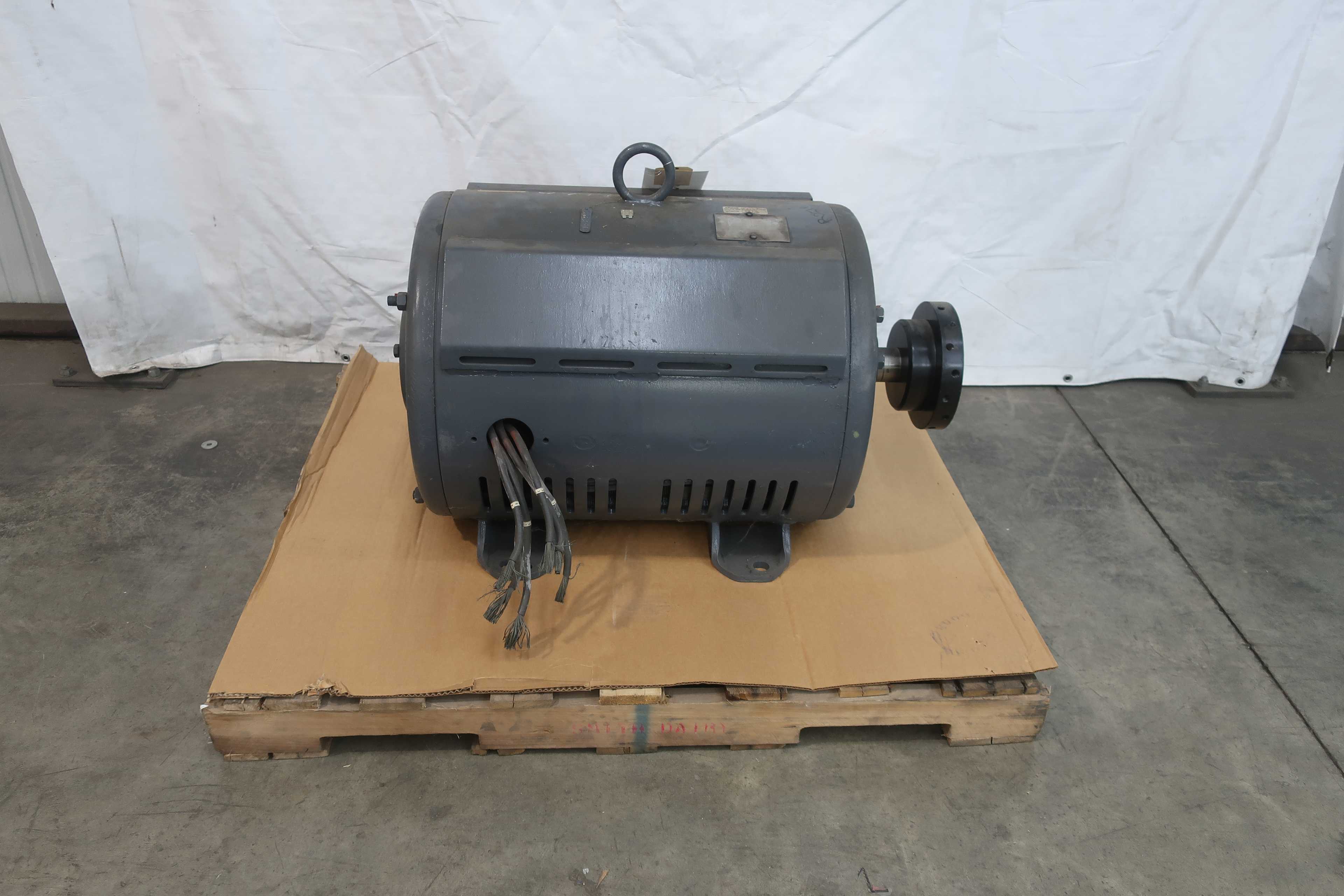 LINCOLN 200 HP AC MOTOR - AC MOTOR