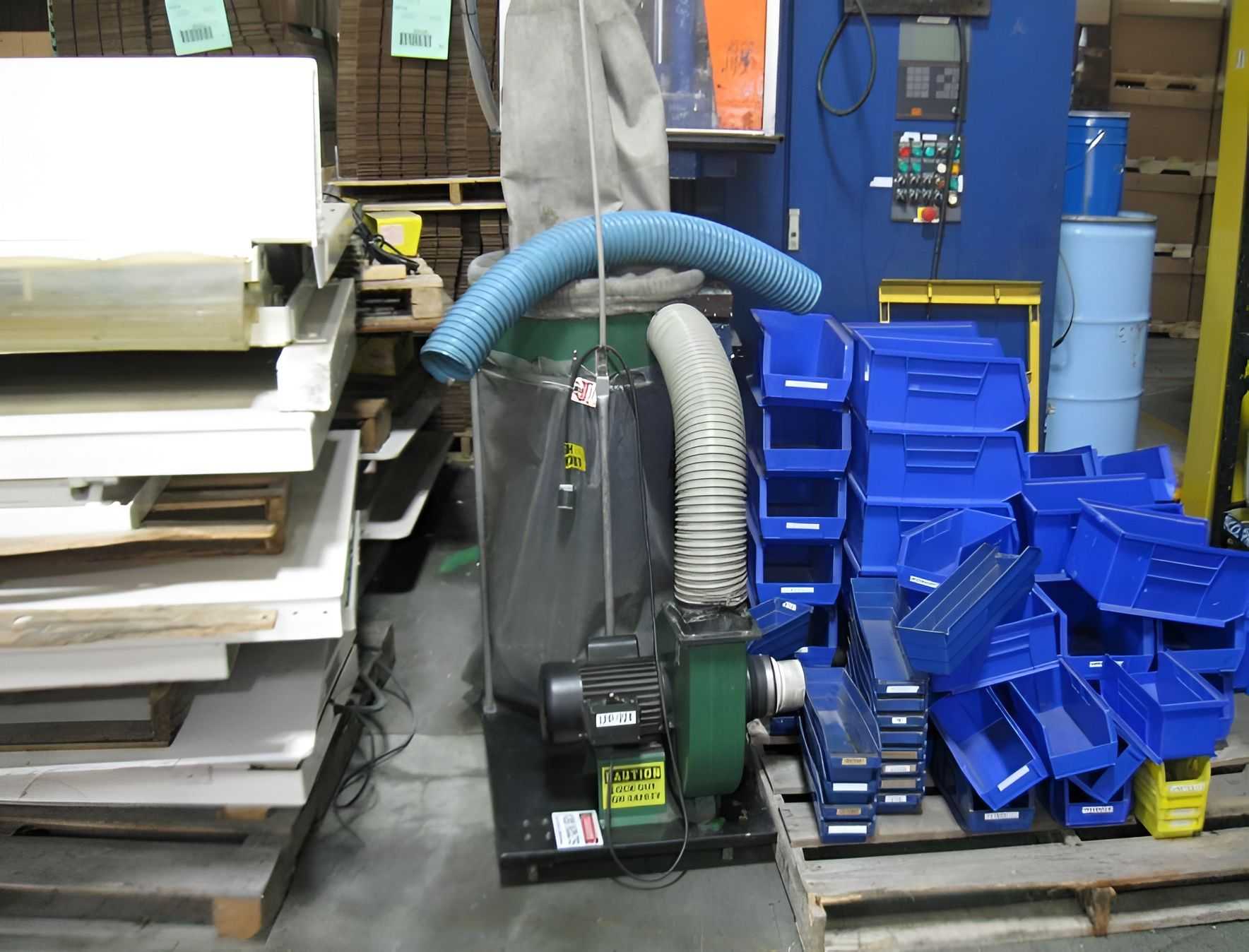 CENTRAL MACHINERY DUST COLLECTOR - DUST COLLECTOR