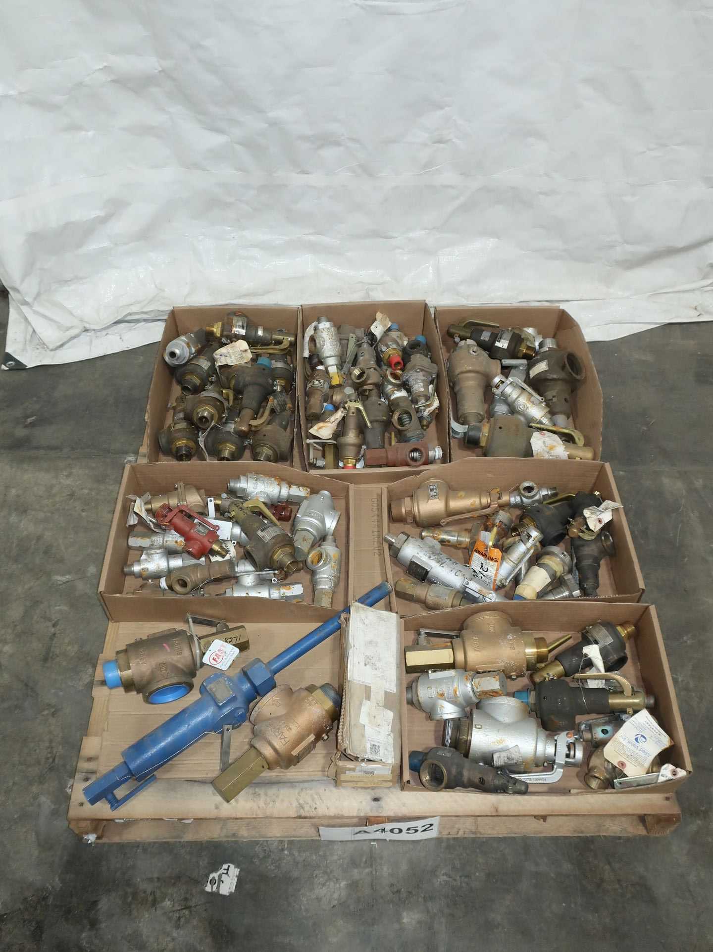 PALLET OF ASSORTED RELIEF VALVES, FARRIS, ALLIED VALVE, DRESSER, CROSBY - RELIEF VALVE