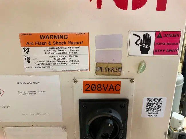2003 TOYOSK TVT301S VERTICAL MACHINING CENTER - undefined