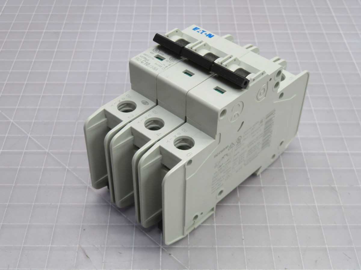 LOT OF 10 EATON FAZ-C10/3-NA CIRCUIT BREAKER T263614 - CIRCUIT BREAKERS