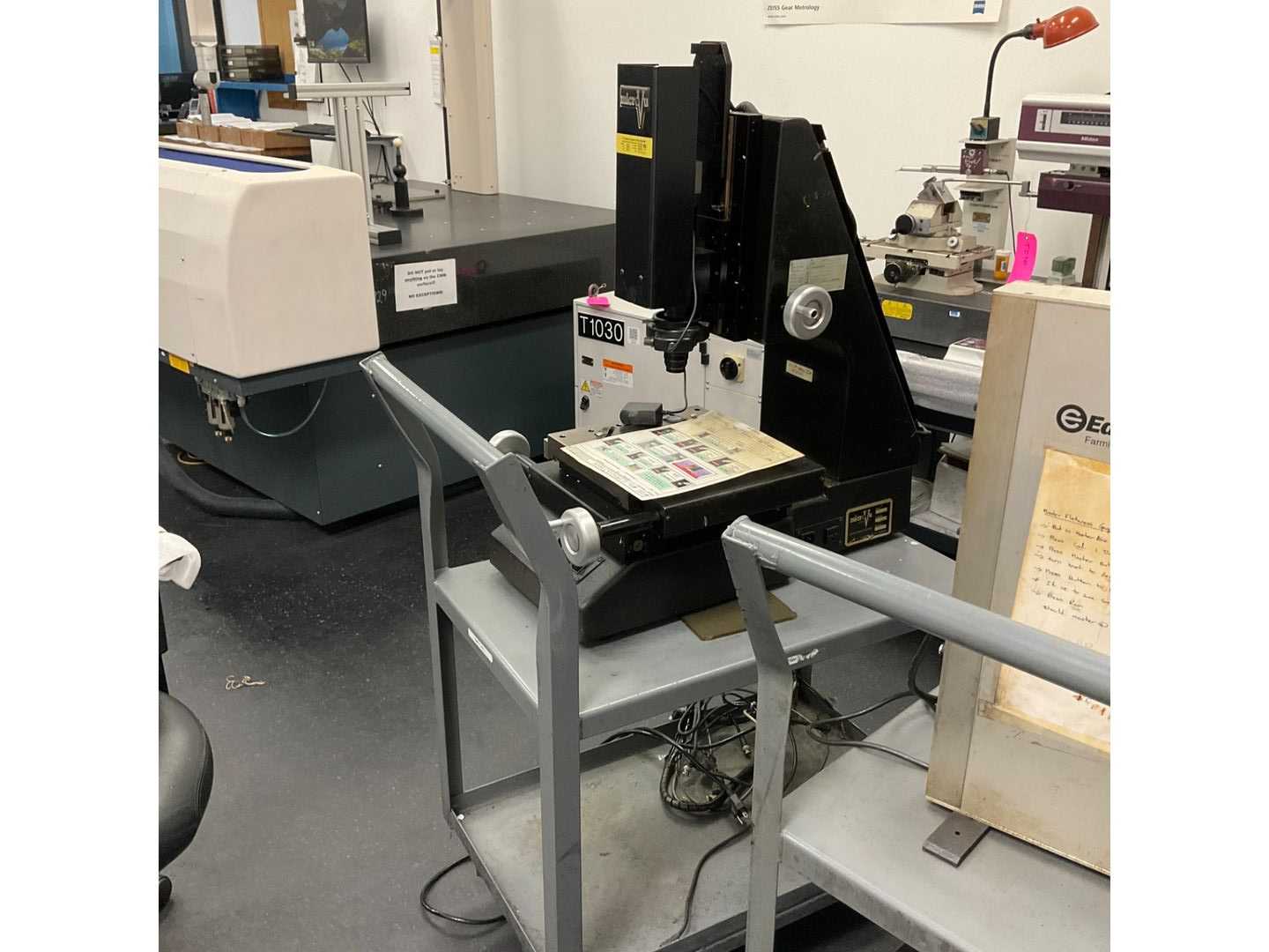 1999 MICROVU M301 MICROSCOPE - LAB & SCIENTIFIC