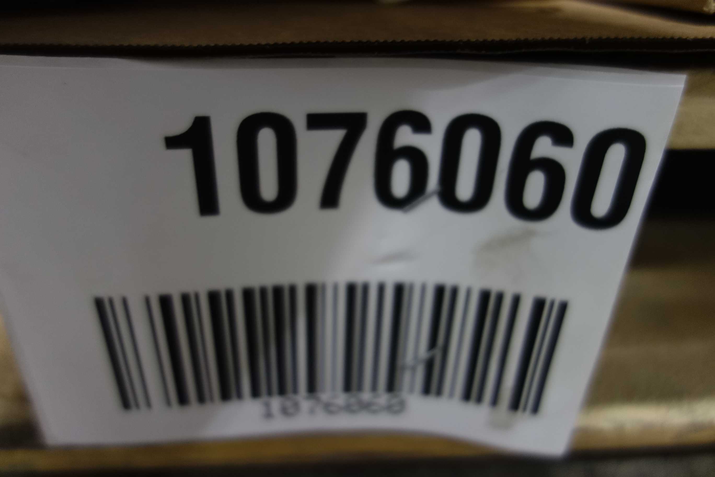 4 PALLETS OF ASSORTED LIGHTING FIXTURES AND ACCESSORIES - LIGHTING