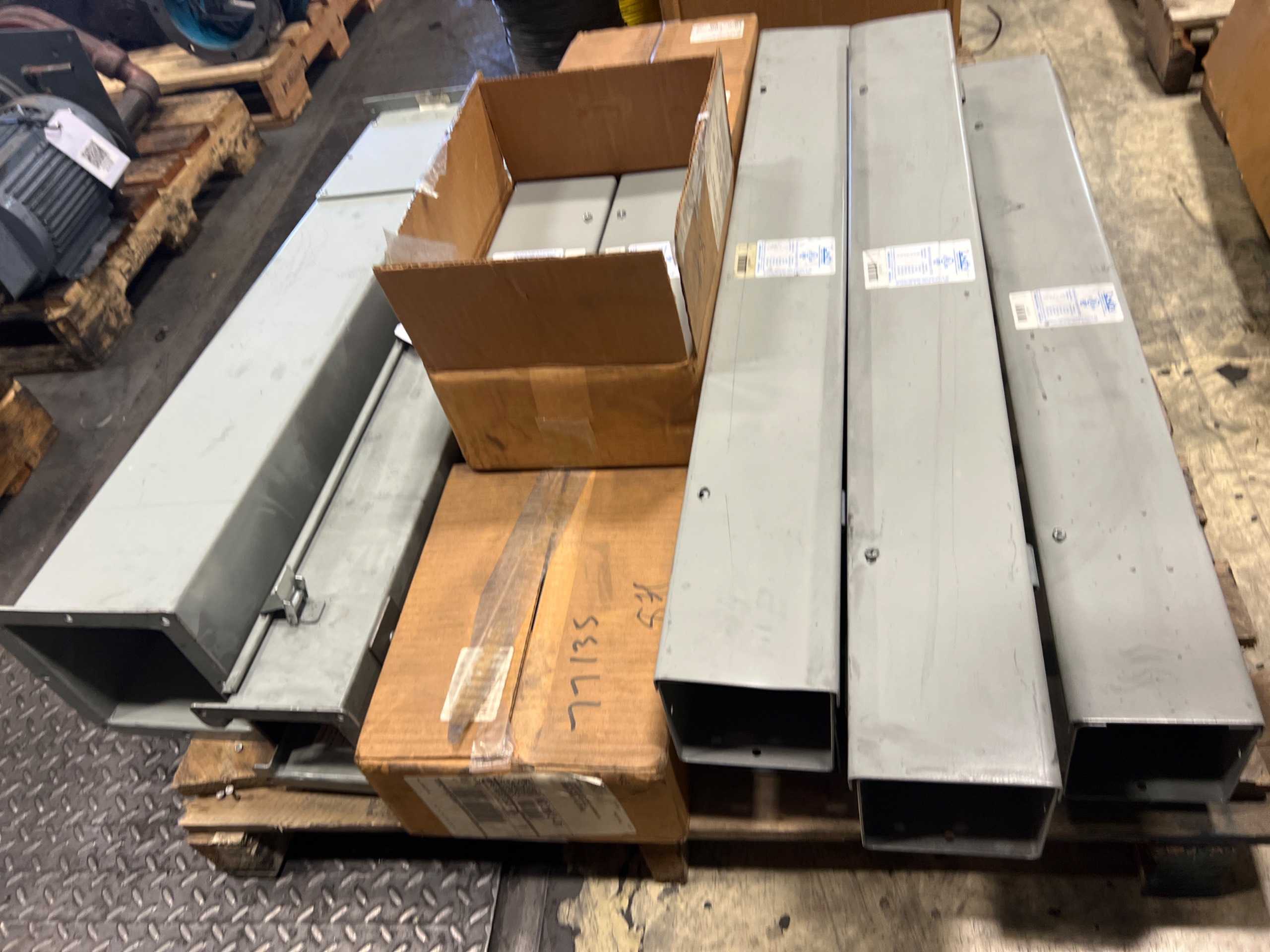 BULK QTY OF ELECTRICAL PARTS - ELECTRICAL COMPONENTS