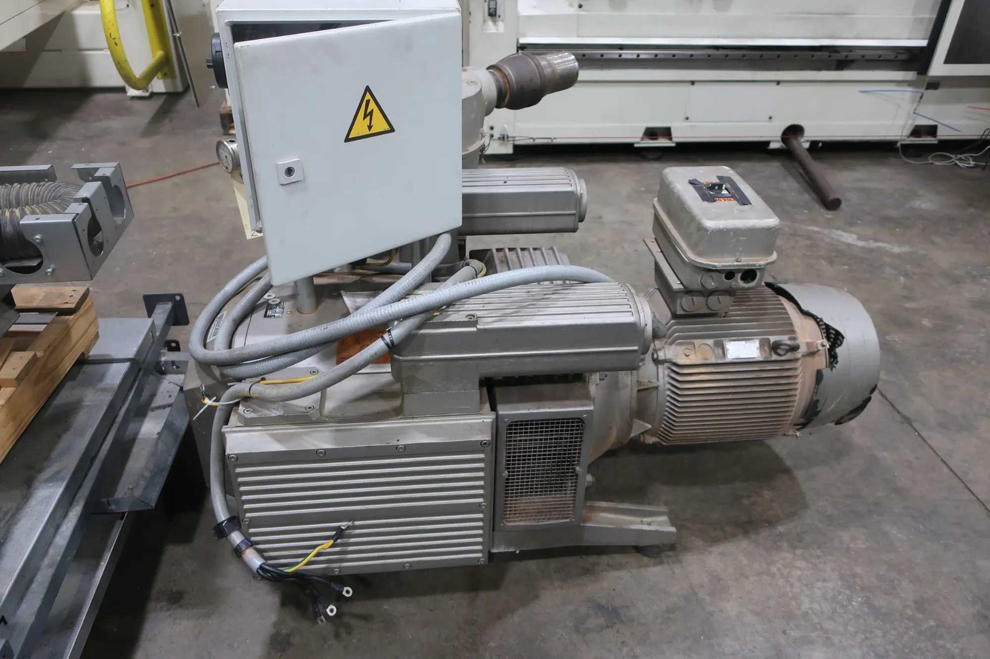 2011 HOLZ-HER DYNESTIC 7516 CNC ROUTER, 5'X10' TABLE, 15HP SPINDLE, 8-ATC, 10-SPINDLE DRILL BLOCK - CNC ROUTERS