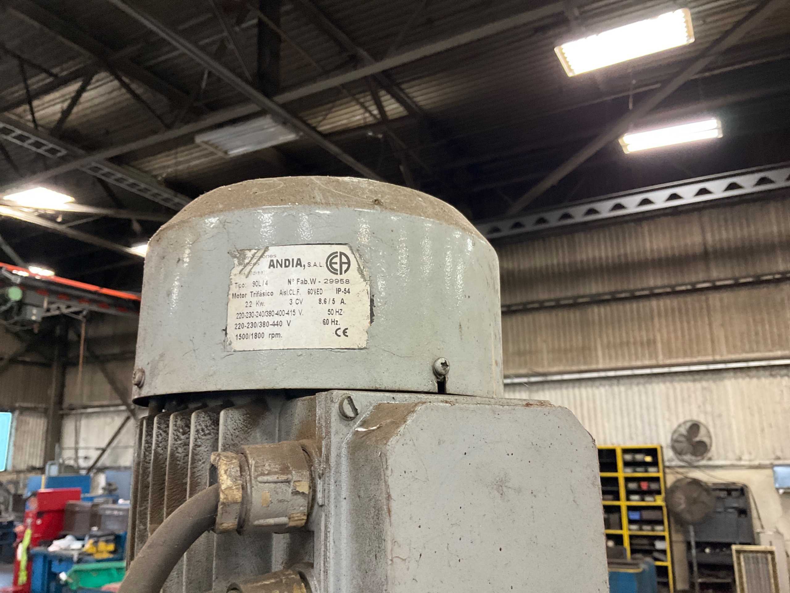 LAGUN FTV-2 VERTICAL MILLING MACHINE - VERTICAL MILLING MACHINES