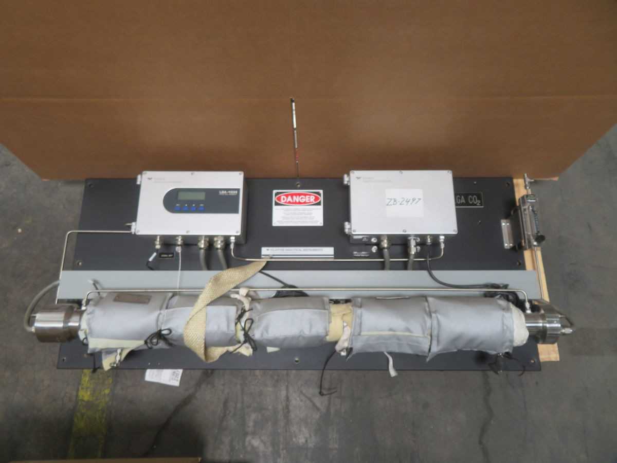TELEDYNE 4000/4030B LAB LASERS PHOTONICS, TDLAS GAS ANALYZER, THC/CO2 ANALYTE, HEATED SAMPLE PATH - ANALYZER