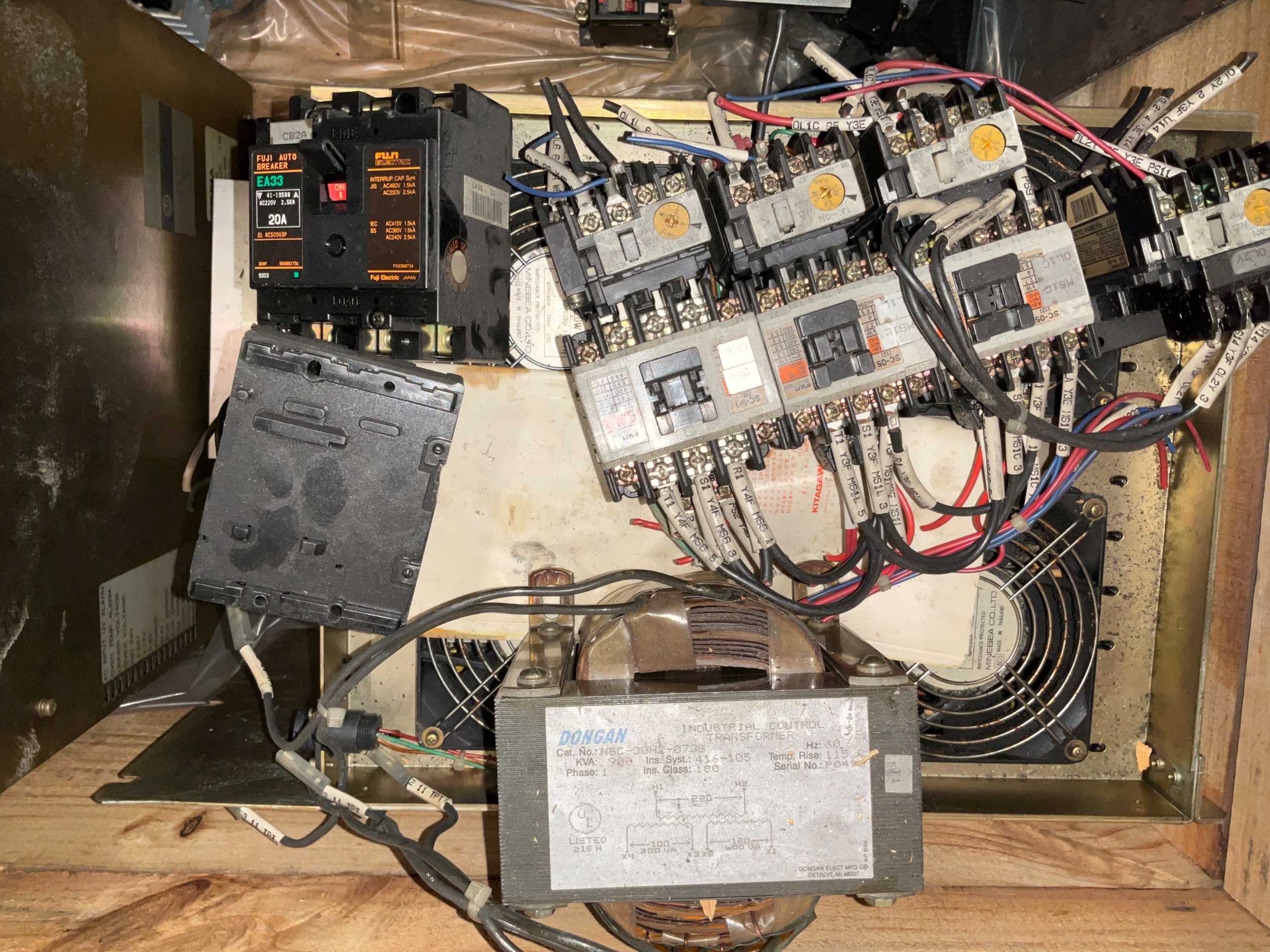 BULK QTY OF AUTOMATION & CONTROLS - AUTOMATION & CONTROLS