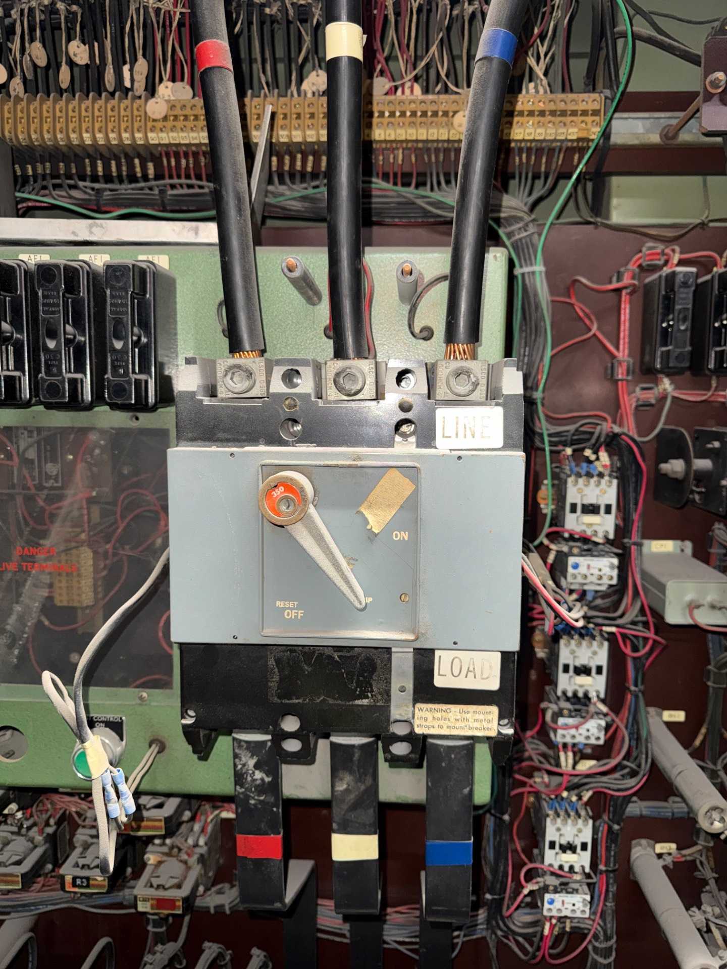 BULK QTY OF ELECTRICAL CONTROLS - CONTROL CABINETS