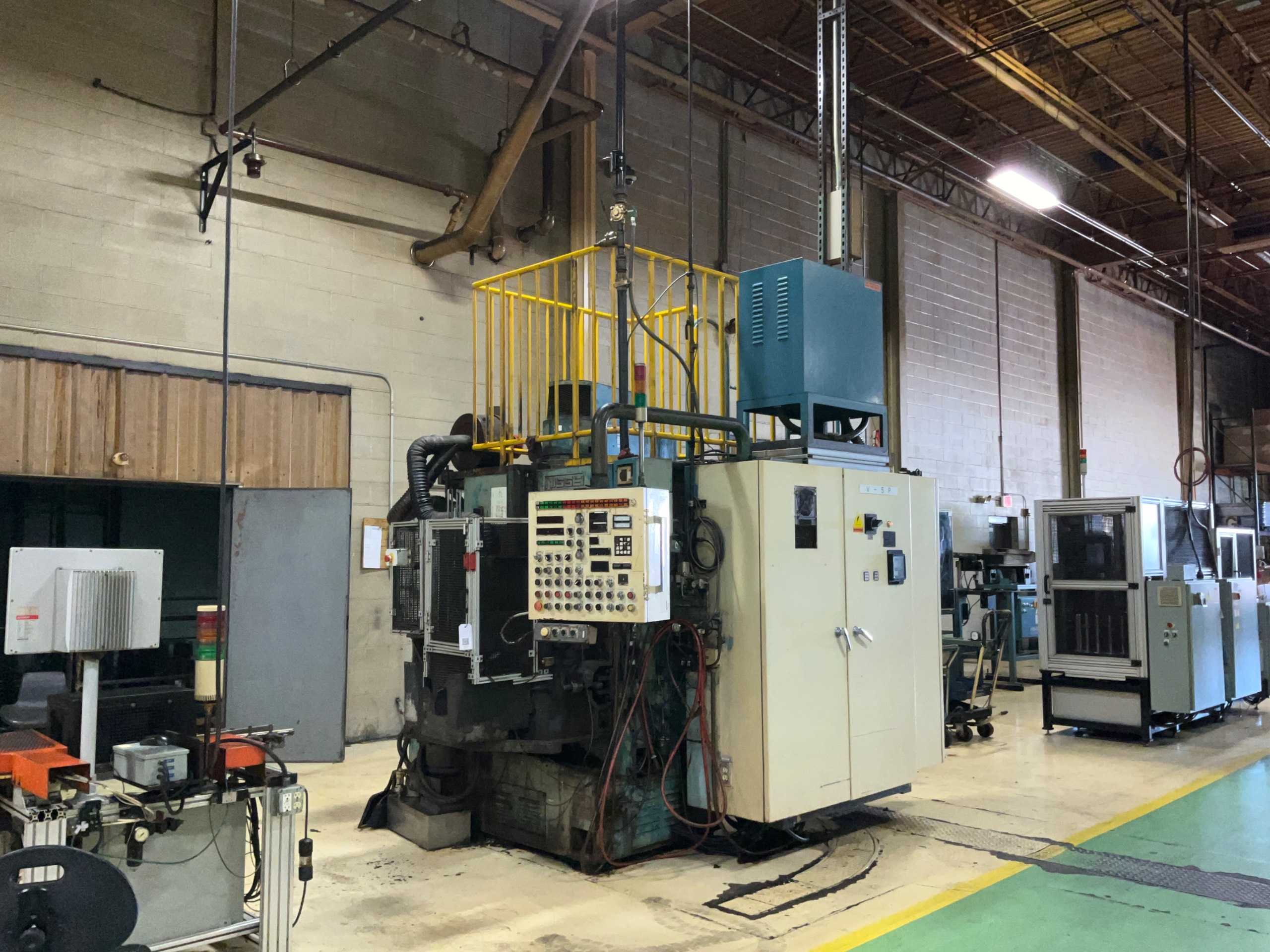 NISSEI V-5P M-901 GRINDING MACHINE - GRINDING MACHINES