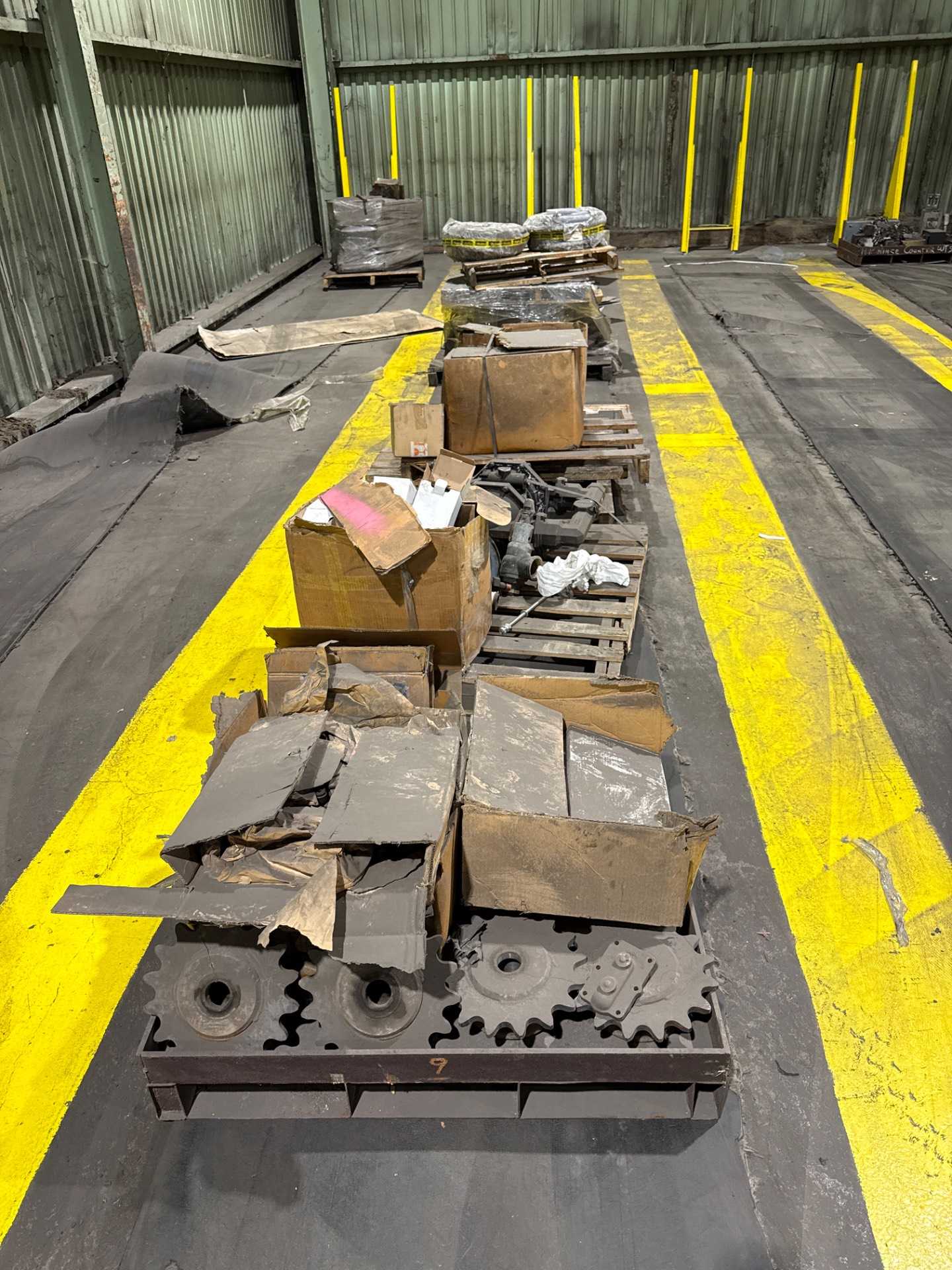 BULK QTY OF INDUSTRIAL PARTS - INDUSTRIAL PARTS