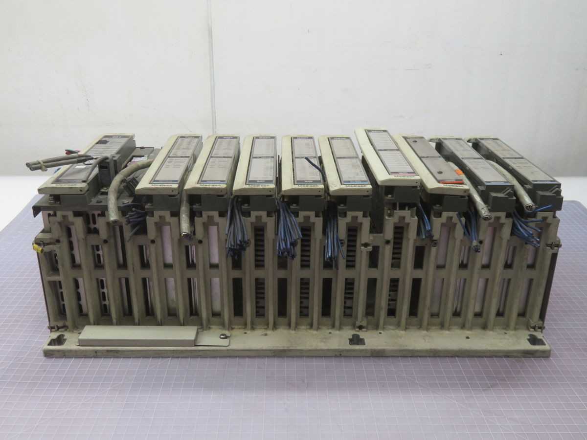 MODICON AS-B885-110 CONTROLS PLCS, 11 SLOTS, 4 MOTION, 24VDC, 64 DI, 32 DO, 16 AI, 1 COMMS - PLC MODULES