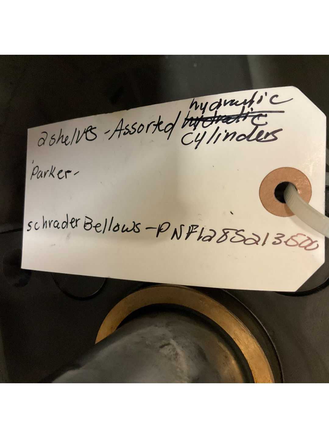 QTY 8: HYDRAULIC CYLINDERS - HYDRAULIC CYLINDERS