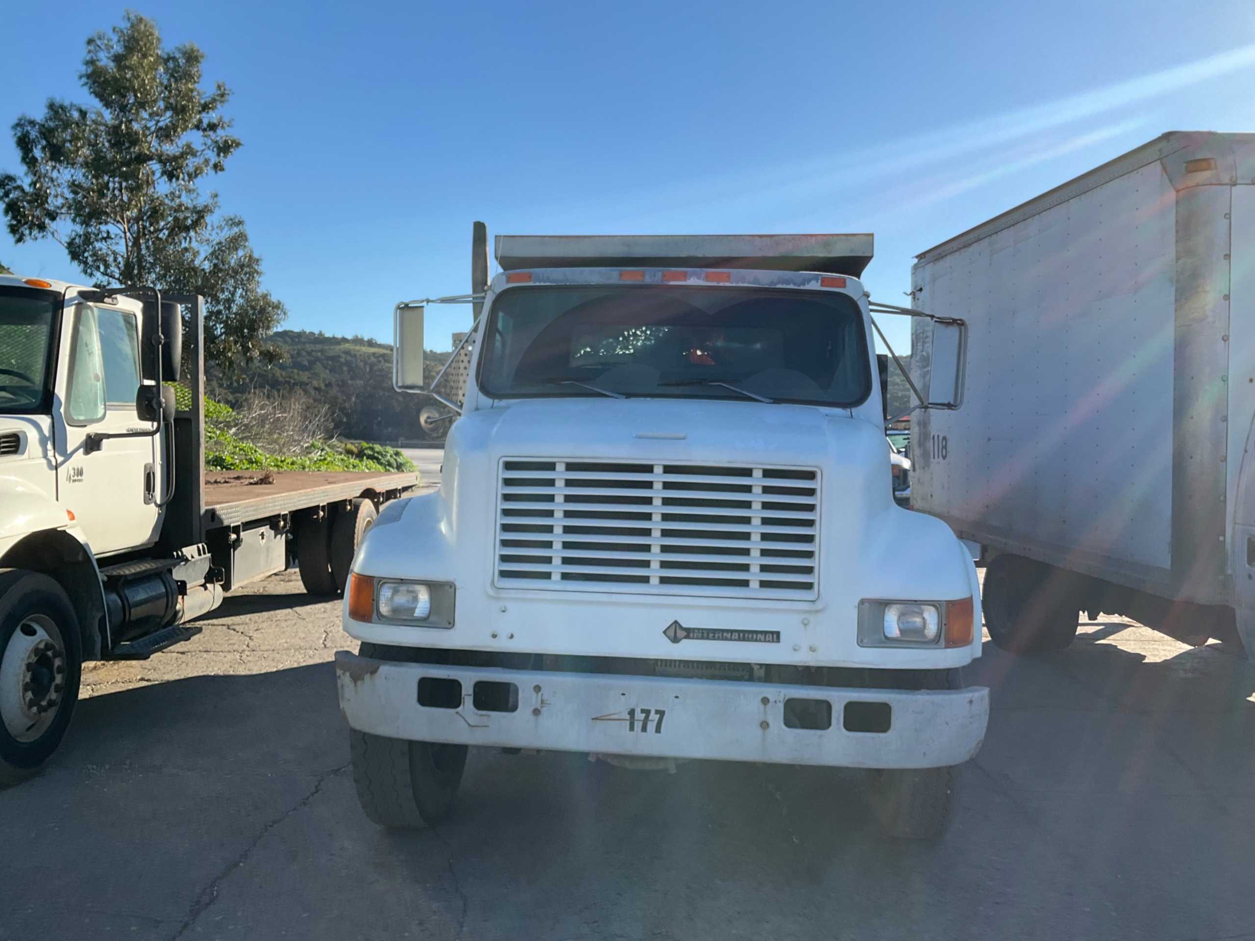 1993 INTERNATIONAL 4900 DUMP TRUCK - DUMP TRUCK