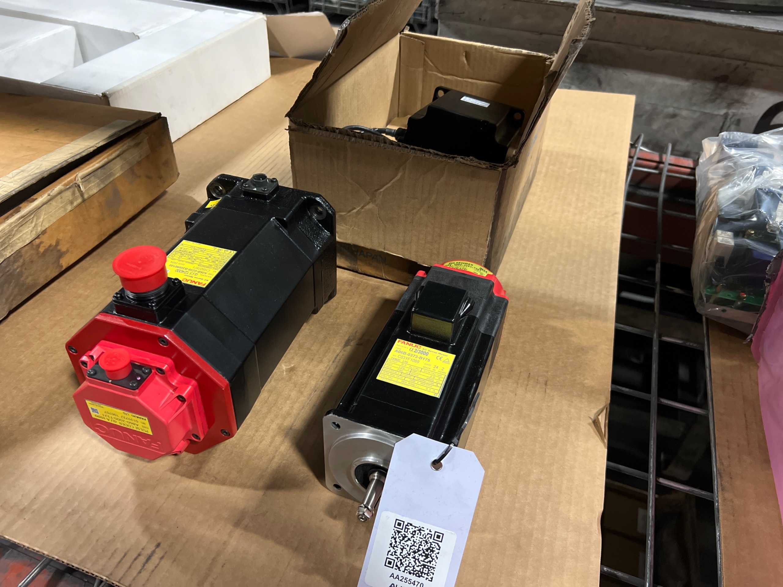 BULK QTY OF SERVO MOTOR - SERVO MOTORS