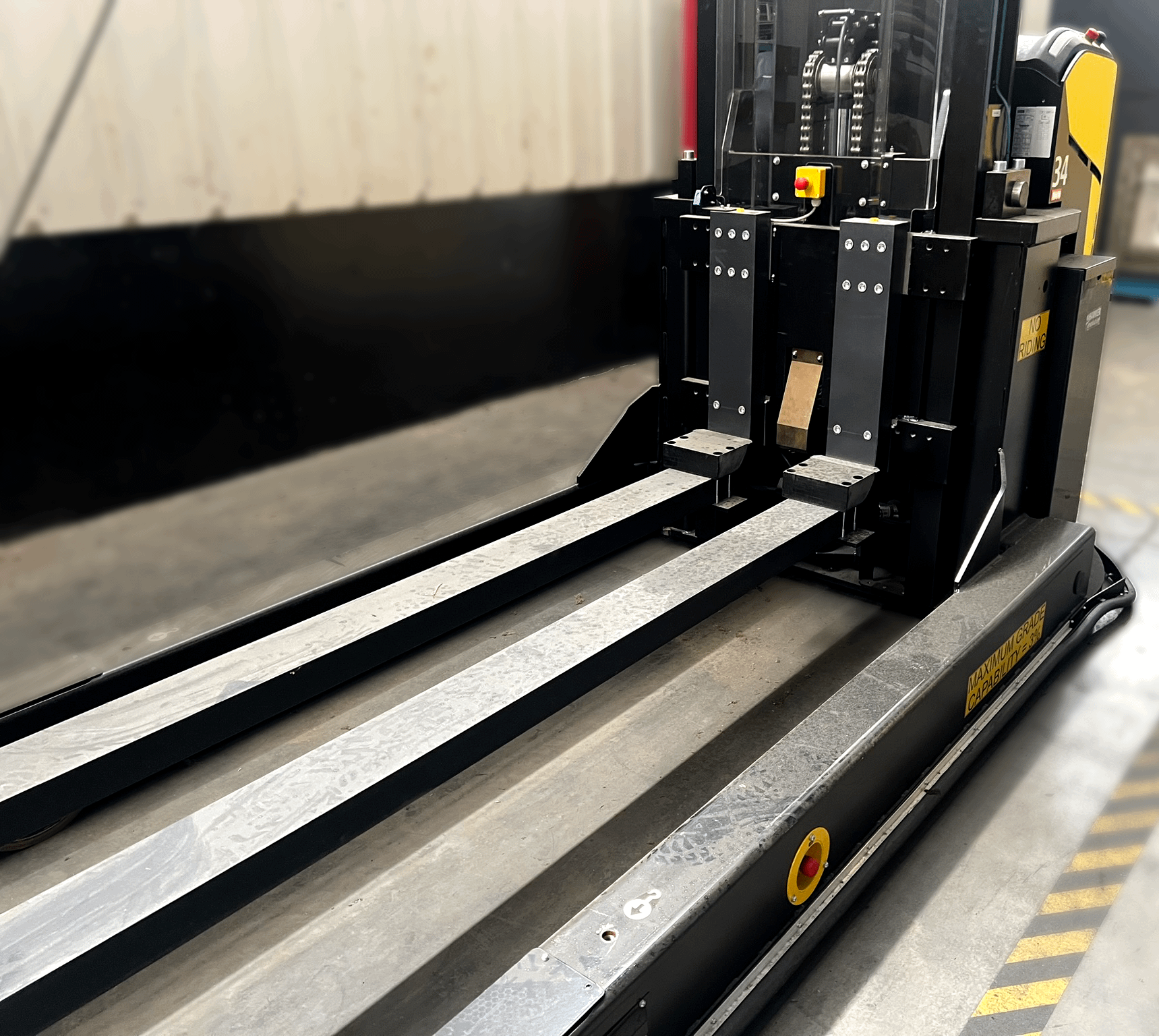 2023 ROCLA AWT25 AUTOMATED GUIDED VEHICLE - MATERIAL HANDLING EQUIPMENT