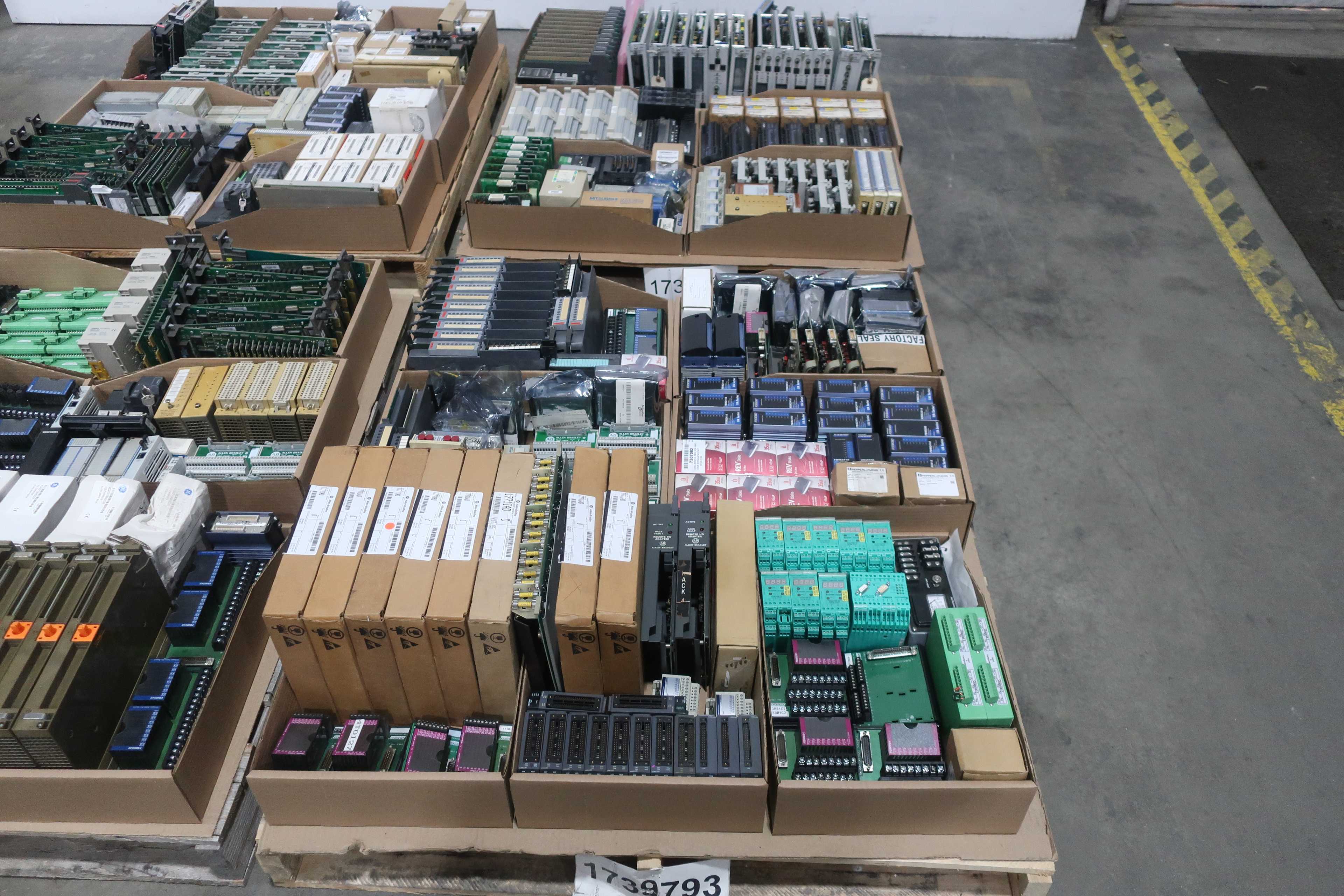 SKU 1739793 - 4 PALLETS OF ASSORTED MODULES For Sale | Aucto