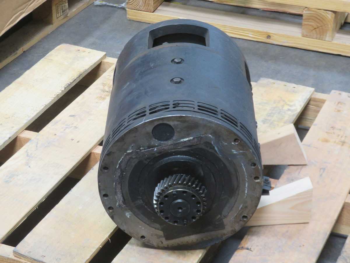 CROWN W11AB02 020347-001 DC DRIVE MOTOR, 36V/7.4KW POWER, 48V/8.6KW POWER - ELECTRIC MOTORS