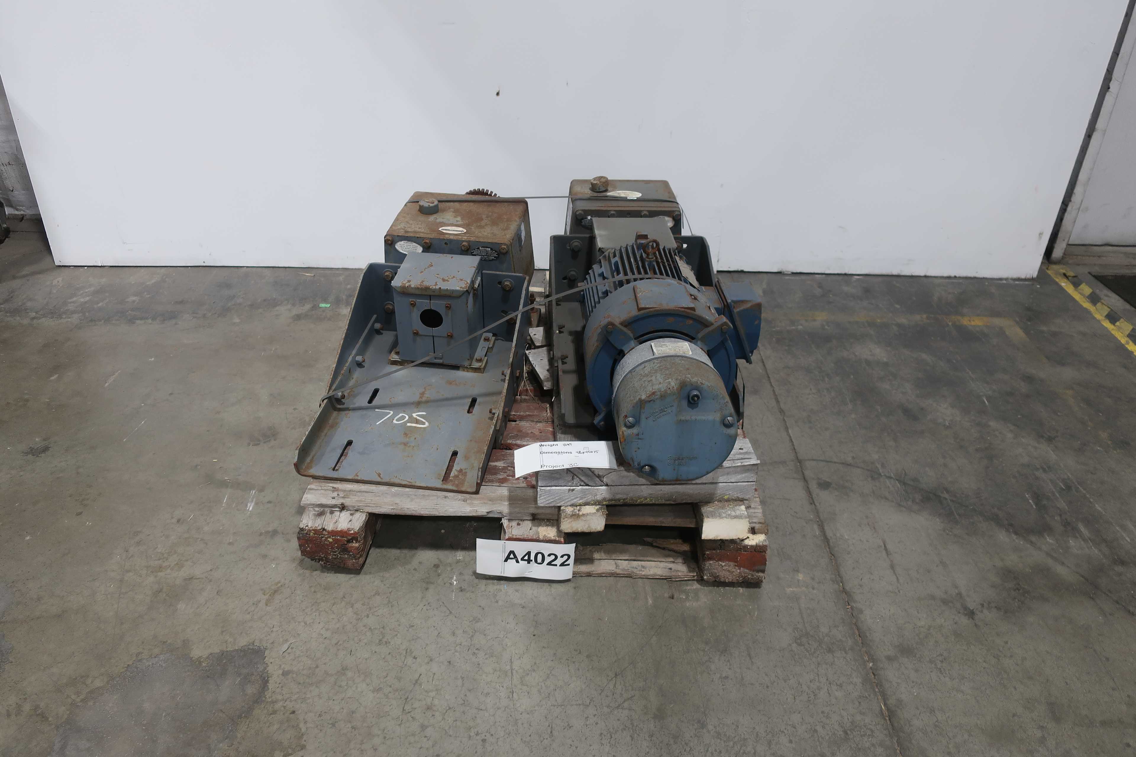 LOT OF 2 ASSORTED FALK GEAR REDUCERS 2040FZ2AVS 7.52-1050FZ2AA
