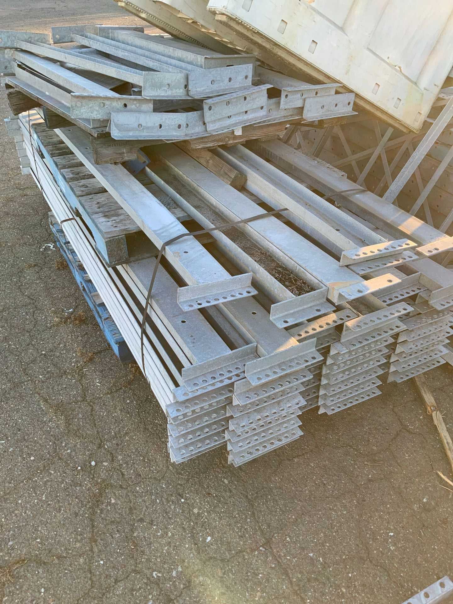 GALVANIZED PALLET RACKING - PALLET RACKING