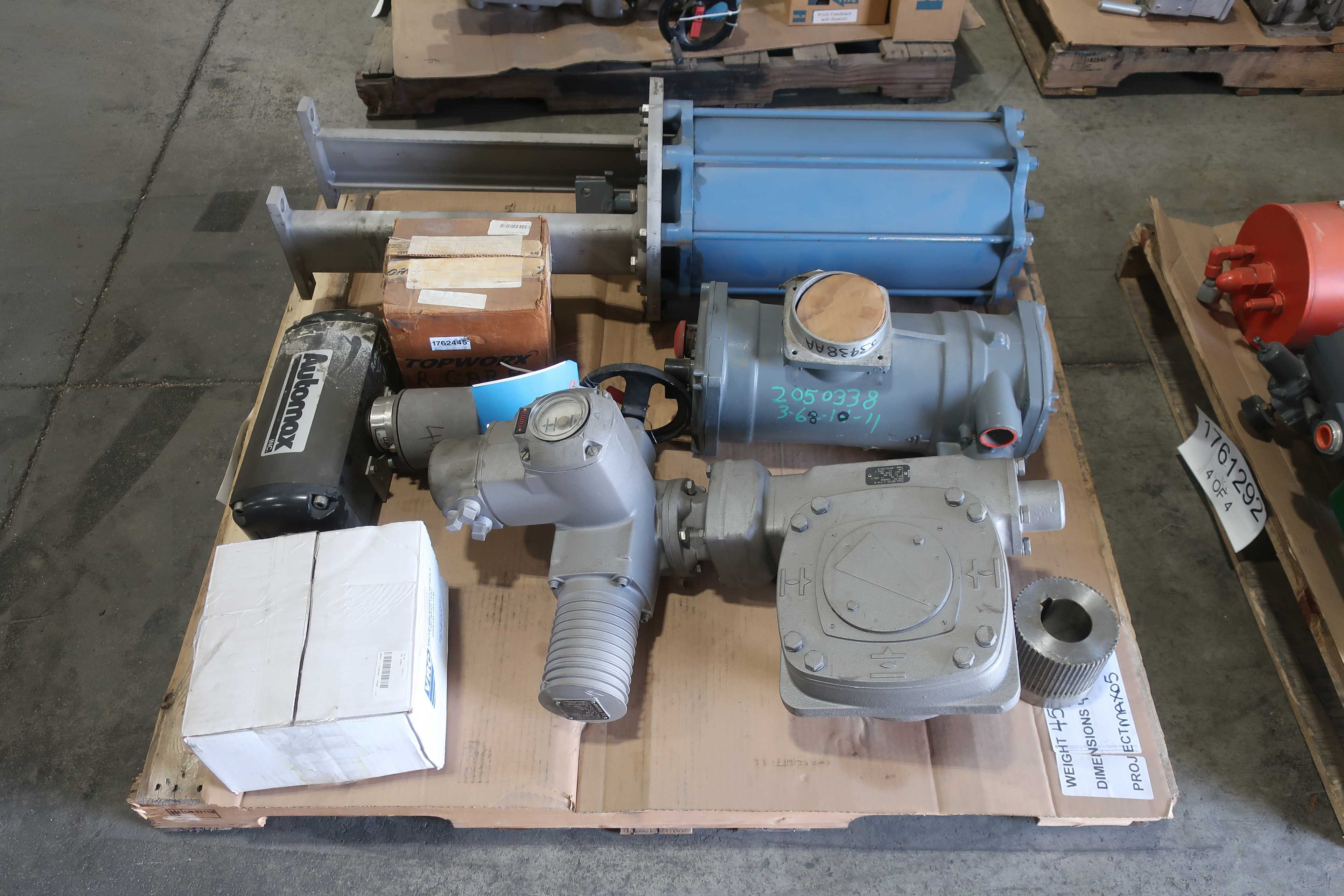 SKU 1761292 - 4 PALLETS OF ASSORTED VALVE ACTUATORS, POSITIONERS, INDICATORS - VALVE POSITIONERS & INDICATORS