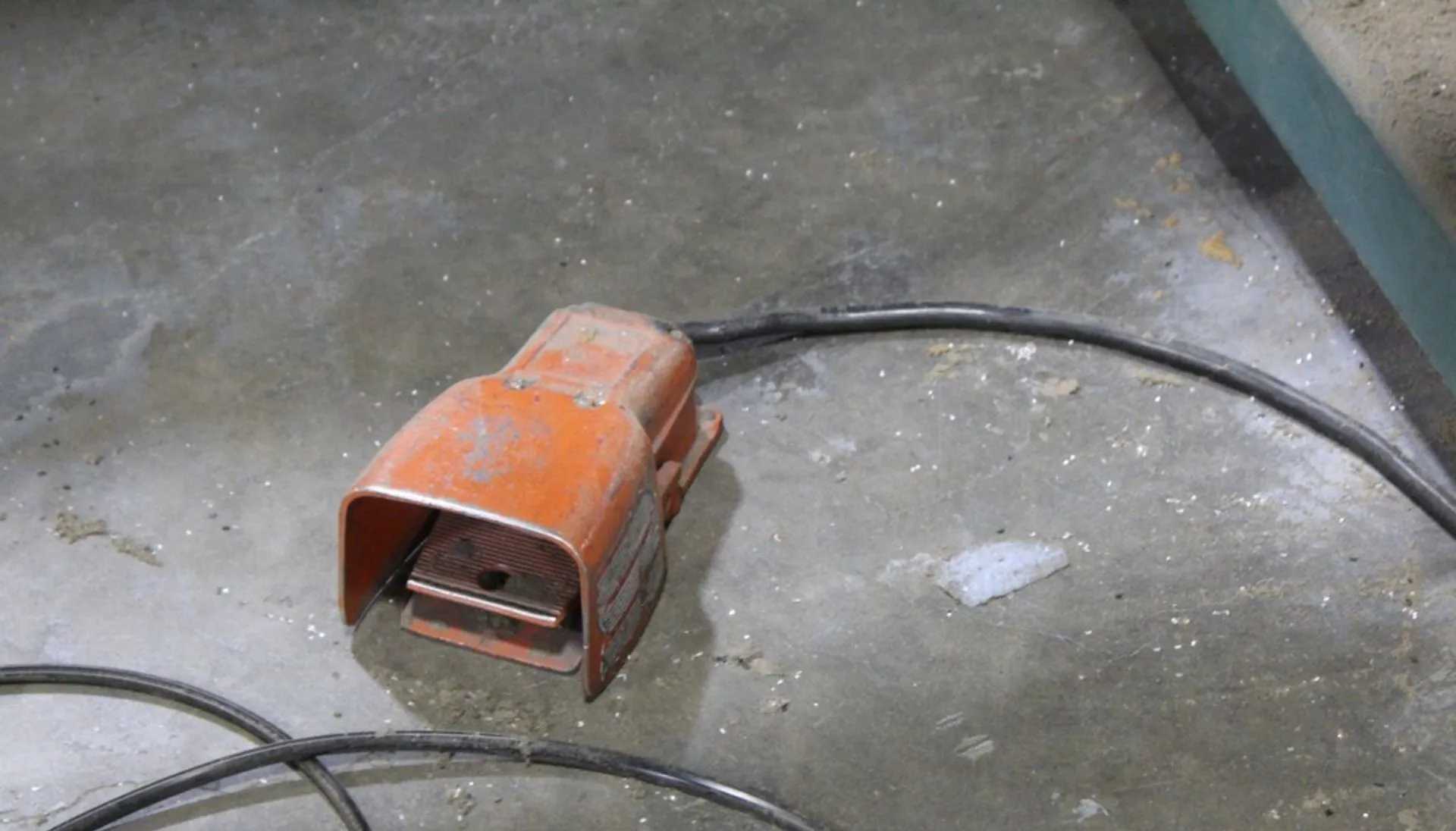 WYSONG 1010 POWER SQUARING SHEAR 10'X10GA 120" BLADE 10HP 60SPM - SWING BEAM SHEARS
