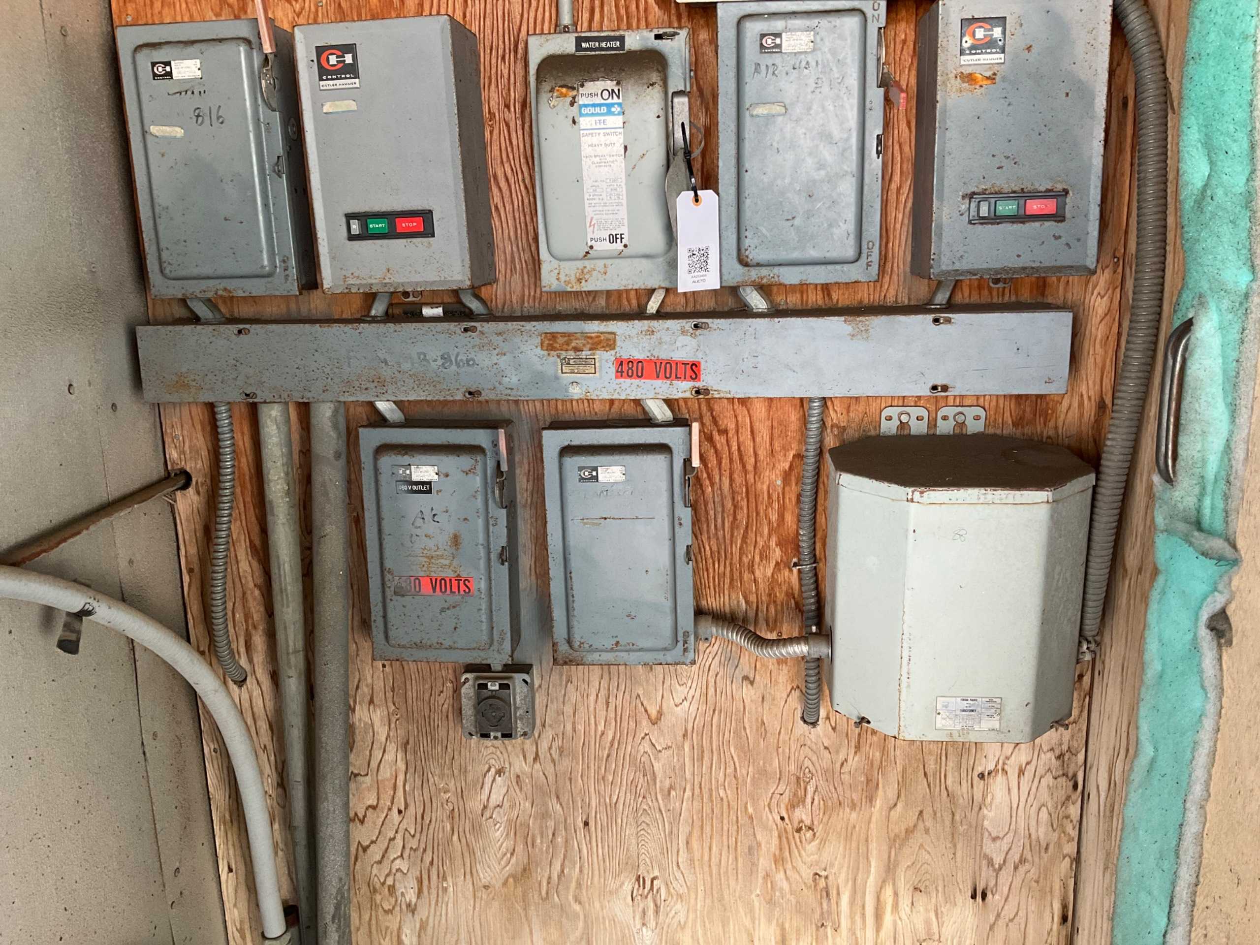 BULK QTY OF SAFETY SWITCHES - SAFETY SWITCH