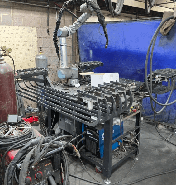2021 UNIVERSAL ROBOTS UR10E ROBOT & CONTROLLER ASSEMBLY WITH WELDER - COLLABORATIVE ROBOTS