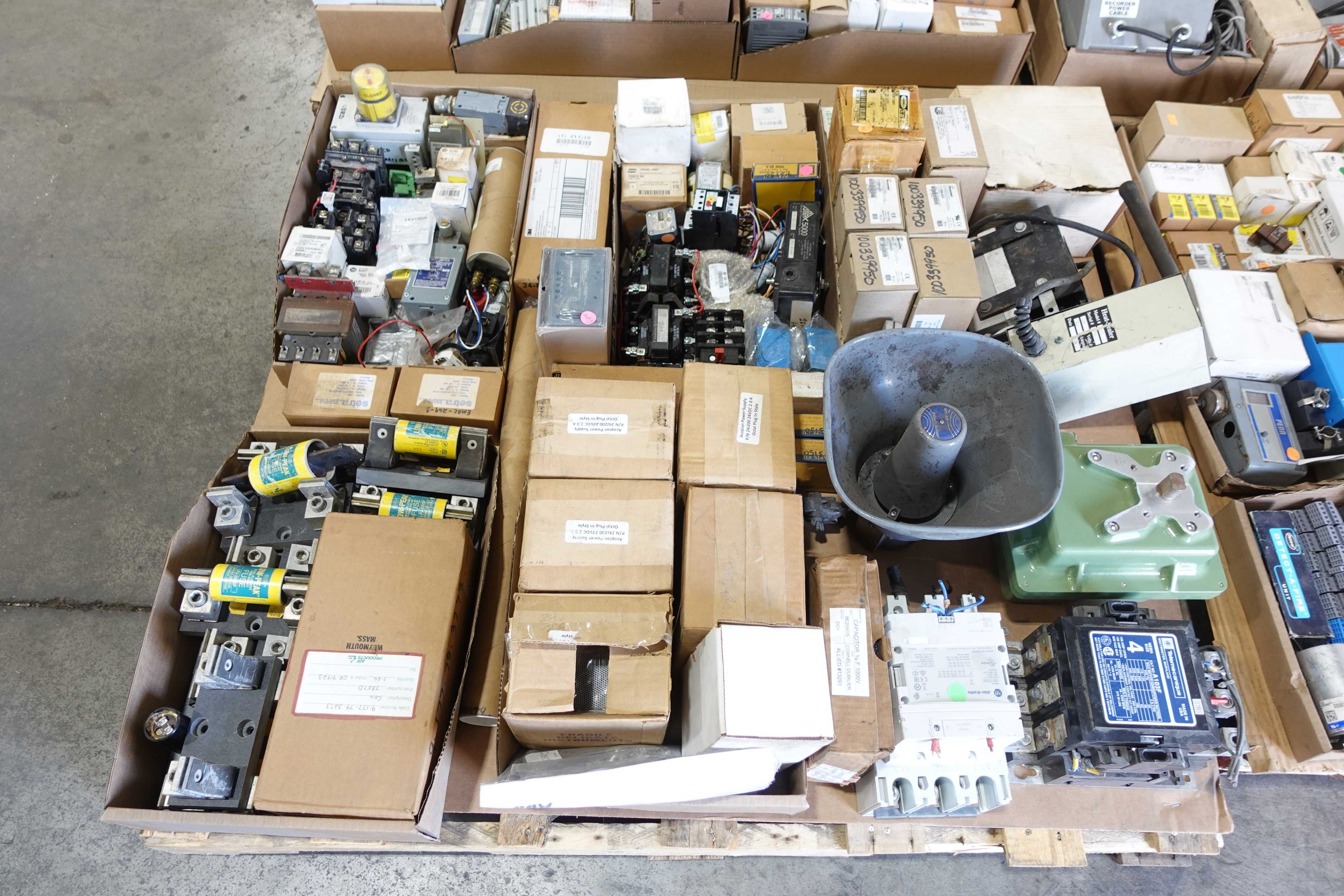 4 PALLETS OF ASSORTED ELECTRICAL AND CONTROLS - ELECTRICAL COMPONENTS