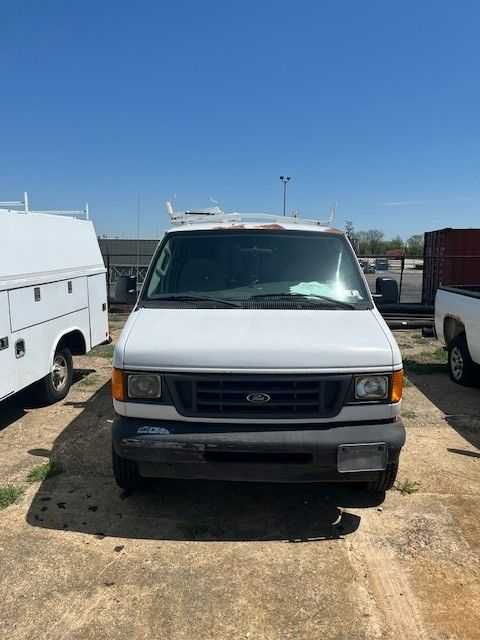 2003 FORD E-250 CARGO VAN - UTILITY VEHICLES