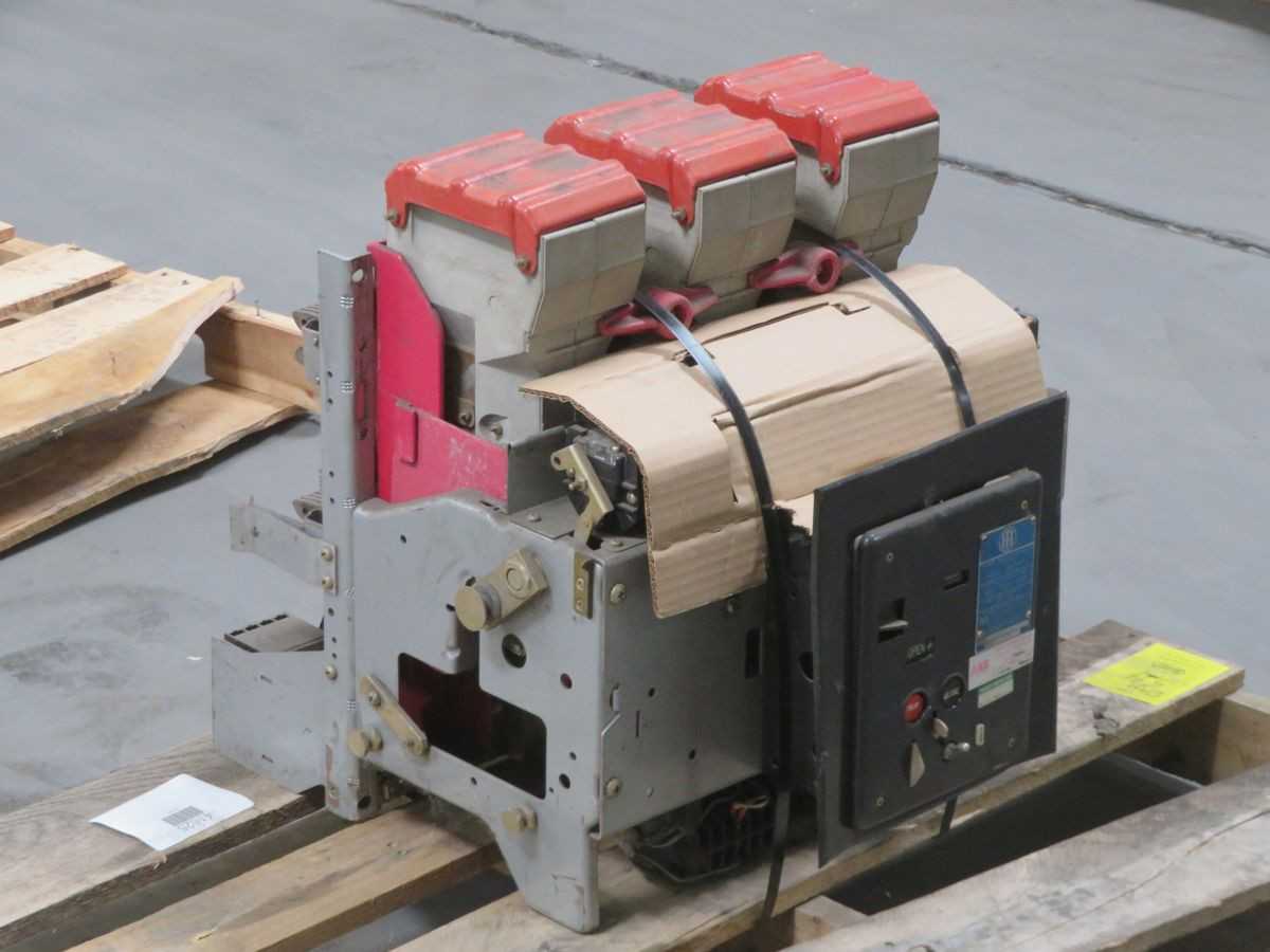ITE K-1600 CIRCUIT BREAKER 1600A RATED CURRENT, 600VAC VOLTAGE, 42KA INTERRUPT CAPACITY - CIRCUIT BREAKERS