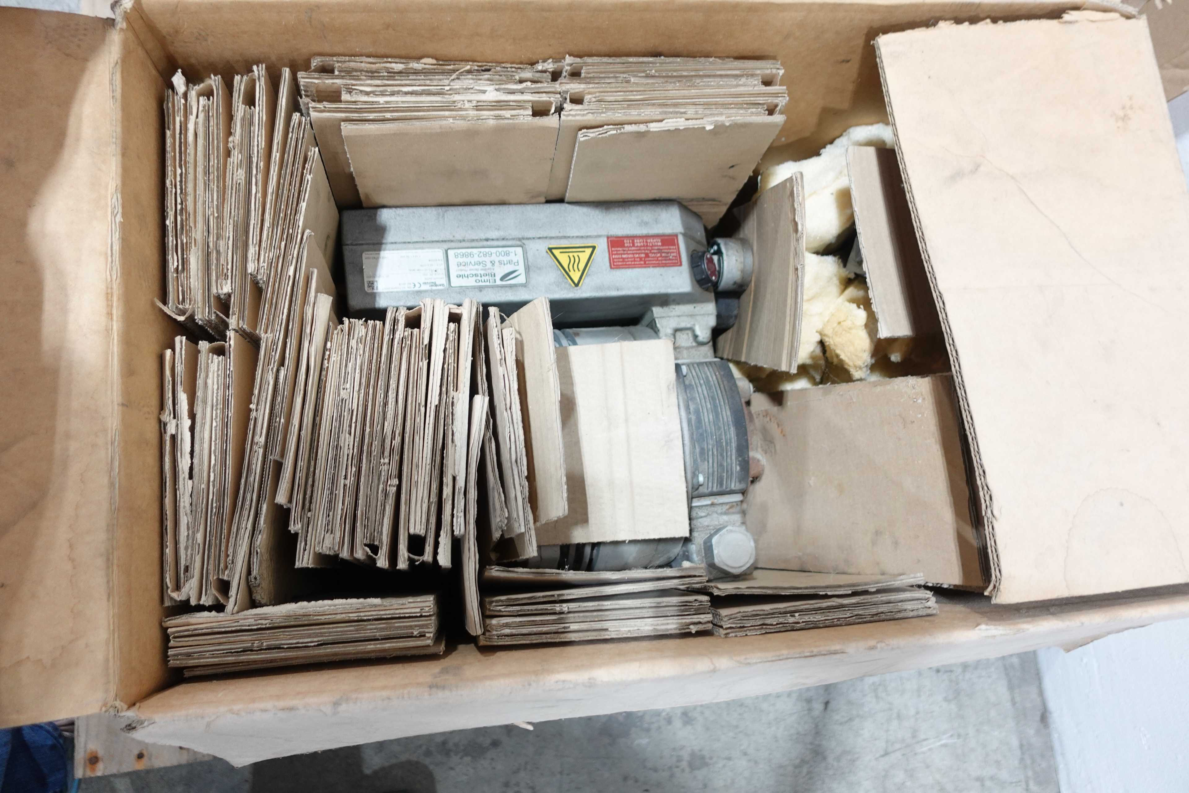 LOT OF 4 ASSORTED PUMPS - PUMPS