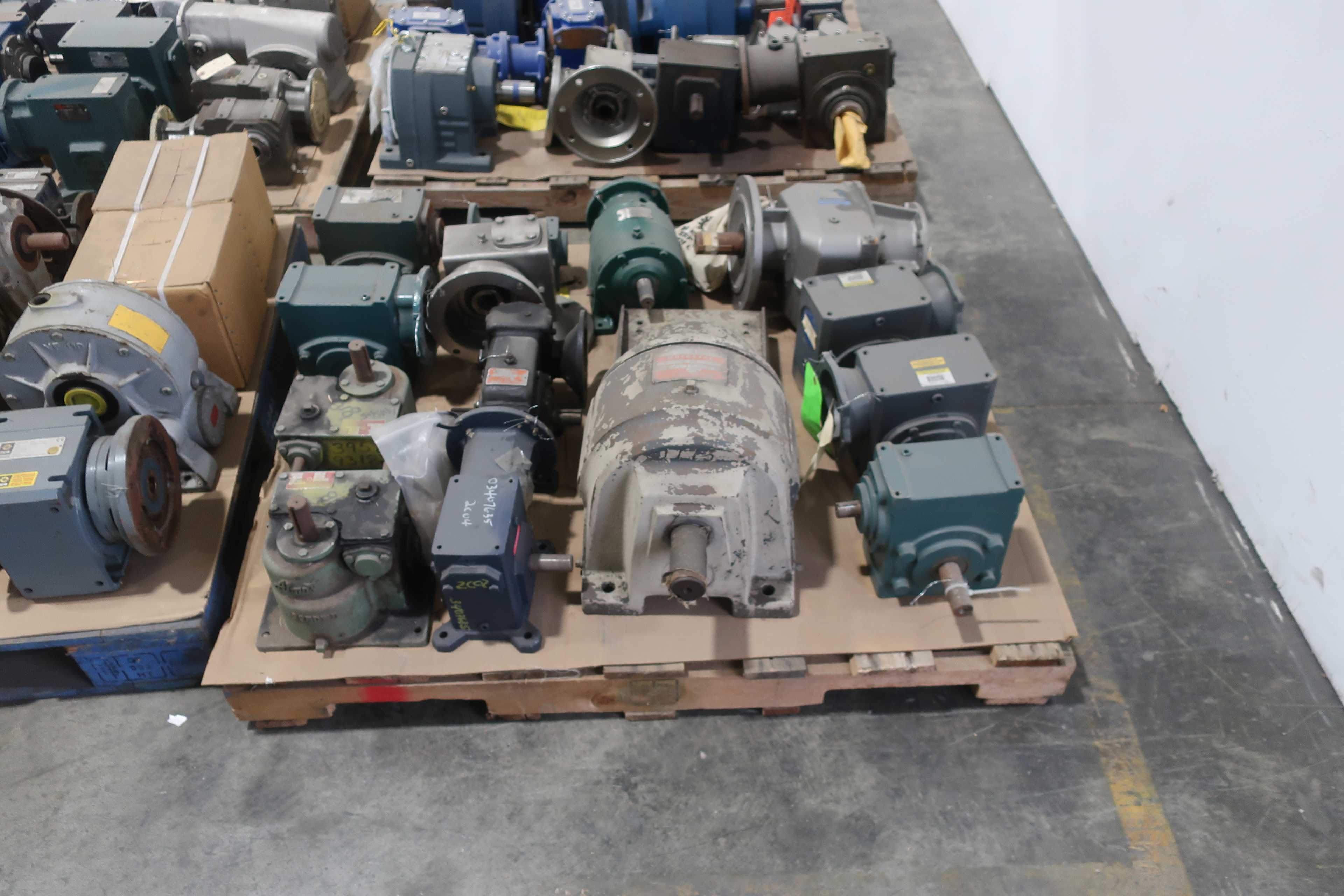 SKU 1739276 - 4 PALLETS OF ASSORTED GEAR REDUCERS - GEAR REDUCERS