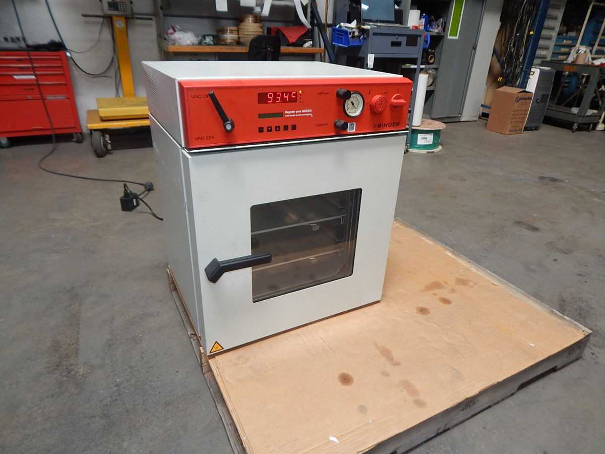 BINDER KBF 115 ICH ENVIRONMENTAL CHAMBER, 102 L VOL, 0-70°C TEMP, 10-80% RH, ICH VIS&UV-A ILLUM - PROCESS EQUIPMENT