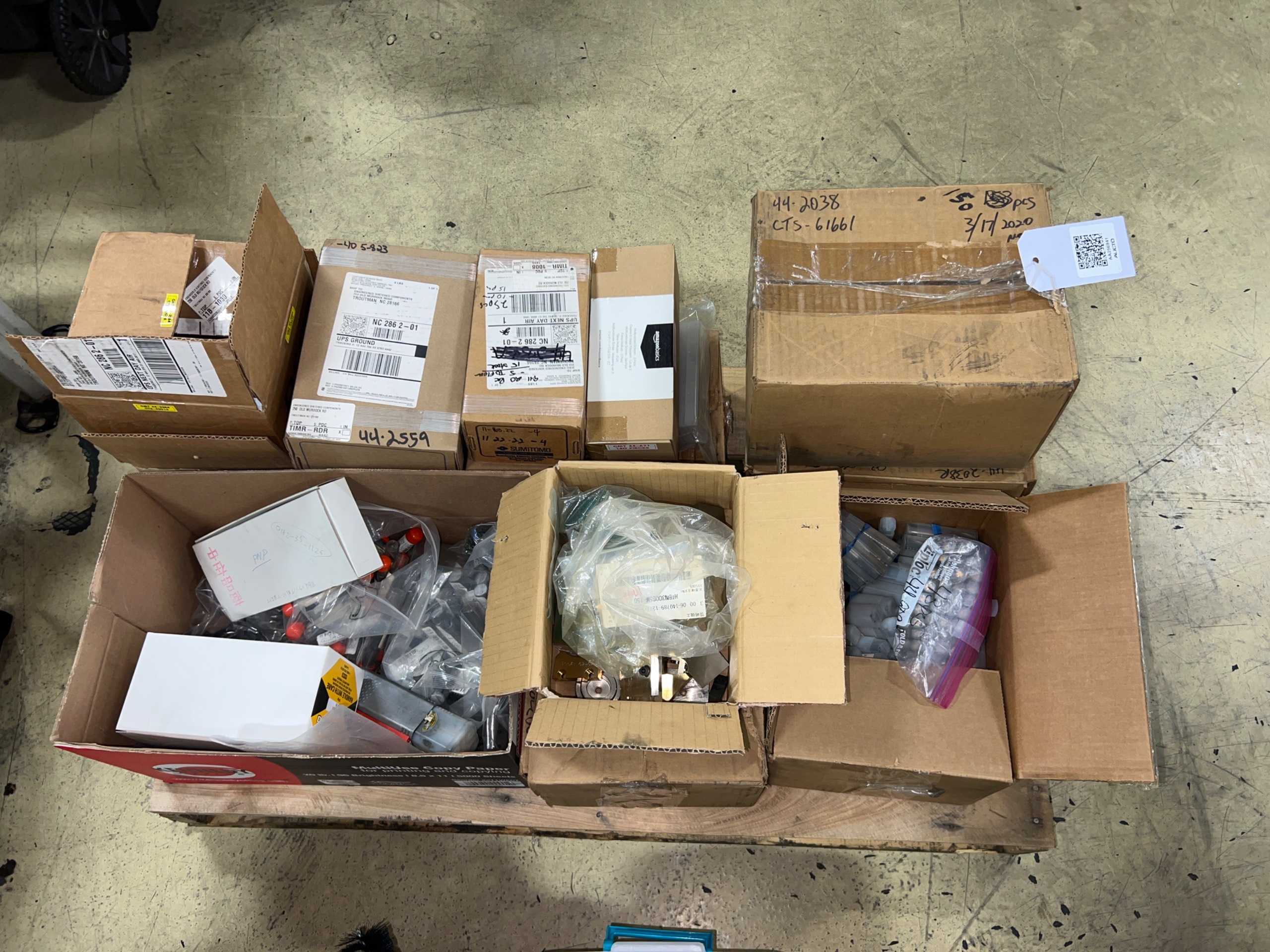 BULK QTY OF TOOLING FOR LATHE - TOOLING FOR LATHE