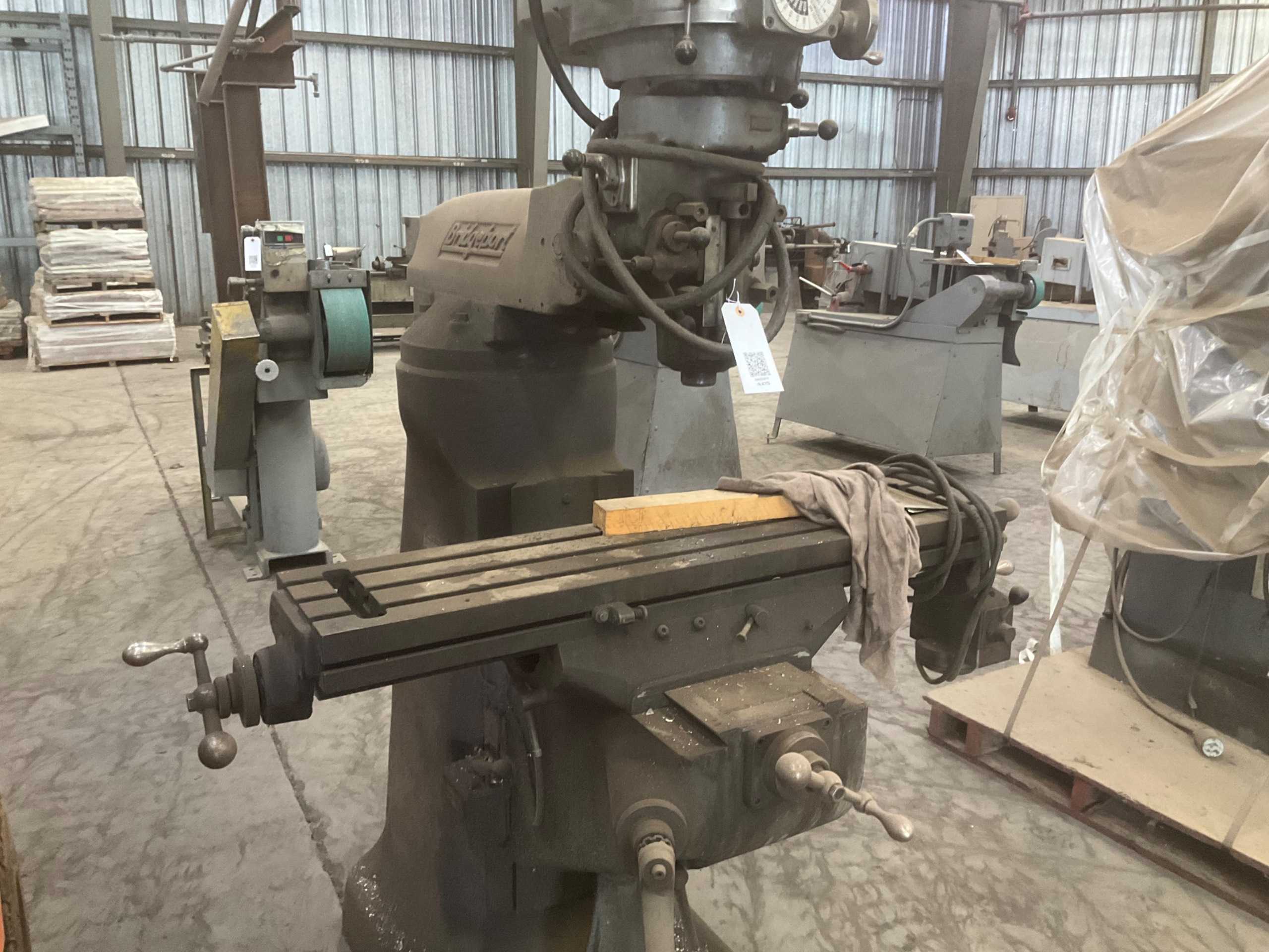 BRIDGEPORT VERTICAL MILLING MACHINE - VERTICAL MILLING MACHINE