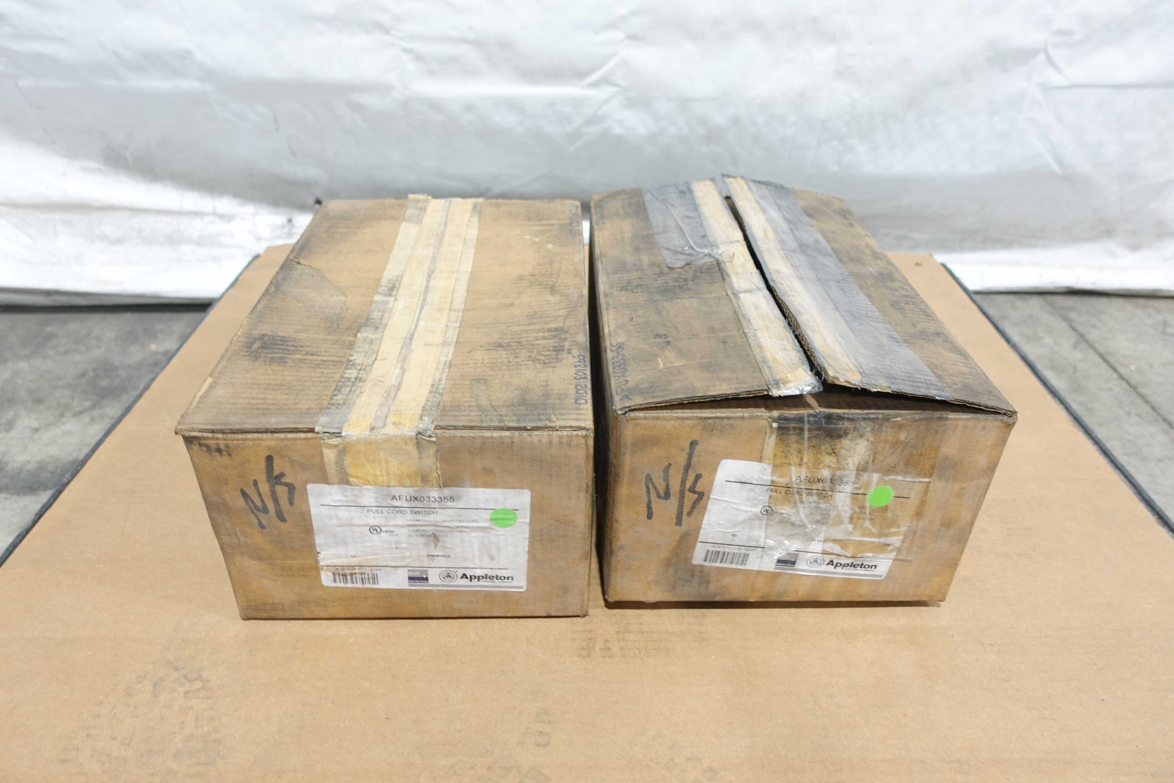 LOT OF 2 APPLETON AFUX033355 PULL CORD SWITCHES - SAFETY SWITCH