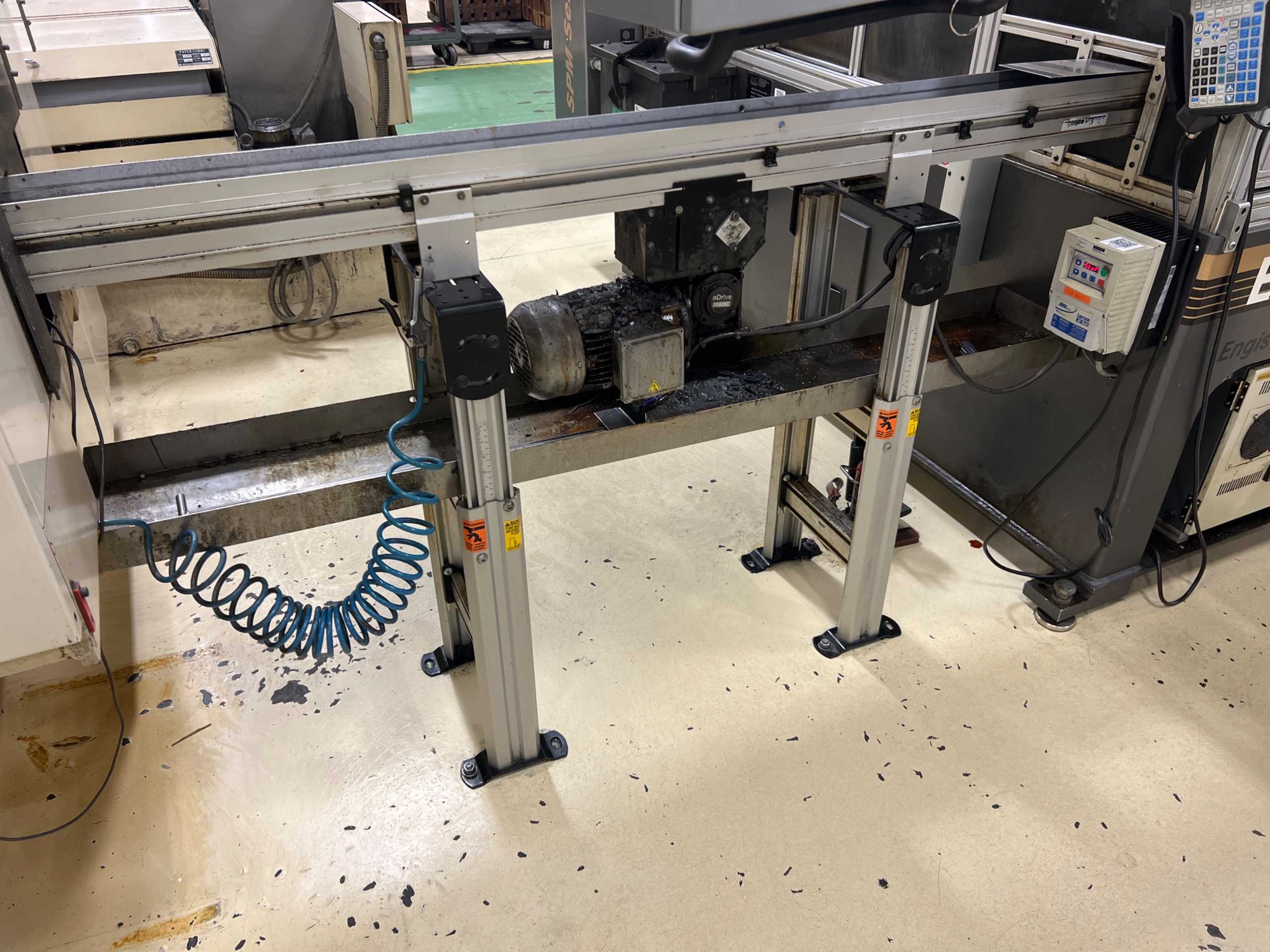 DORNER ADJUSTABLE POWER BELT CONVEYOR DORNER ADJUSTABLE POWER BELT CONVEYOR