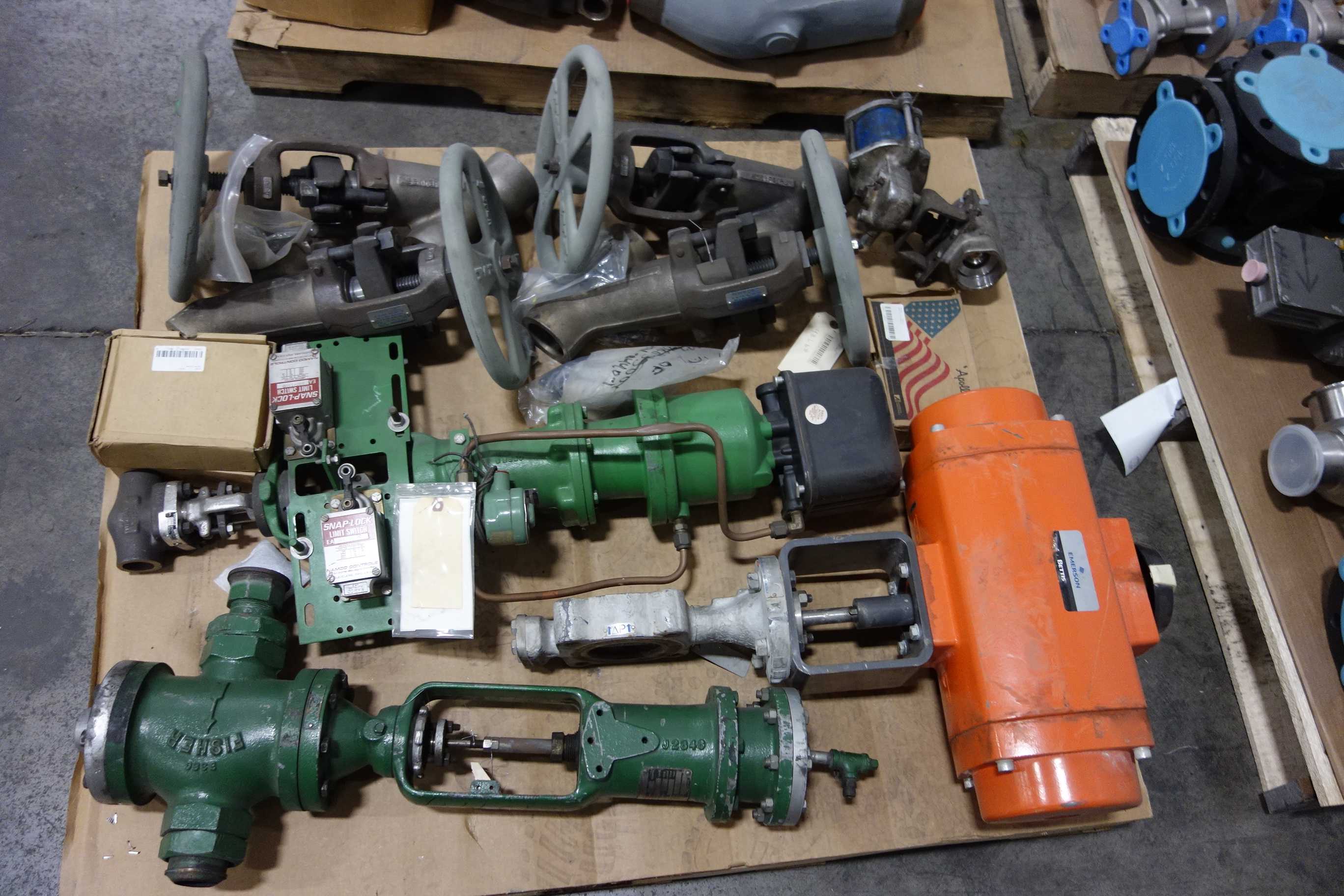 4 PALLETS OF ASSORTED VALVES - VALVES