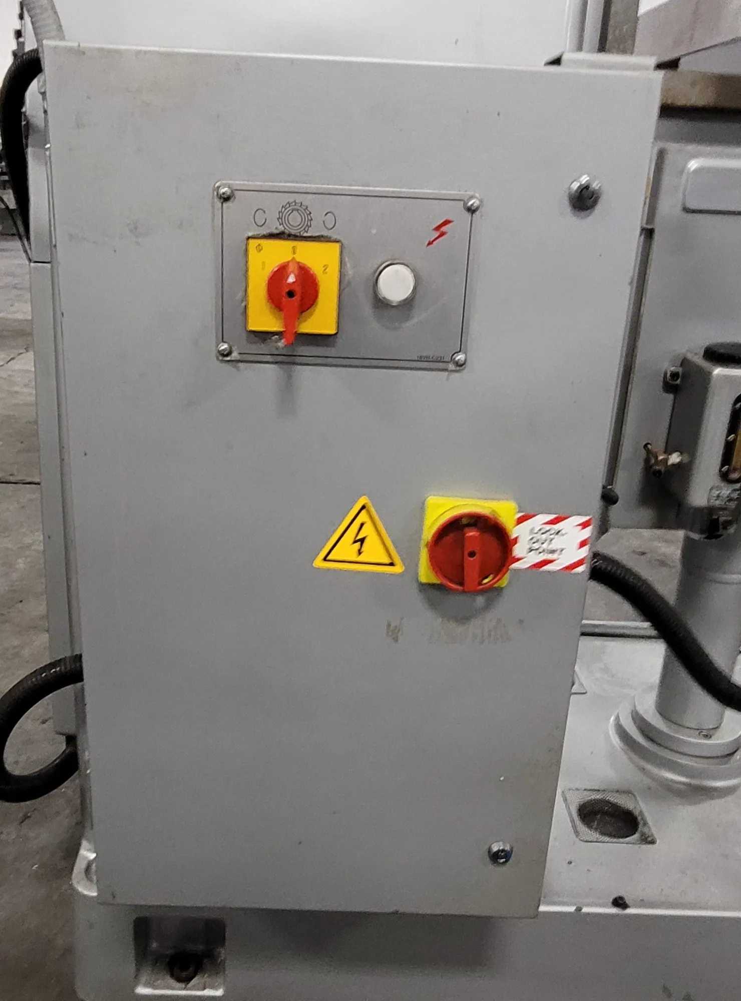 2018 SHARP VH-25 V/H MILL, 10X56" TBL, NMTB-40, 5HP, 60-4500 RPM - MILLING MACHINES