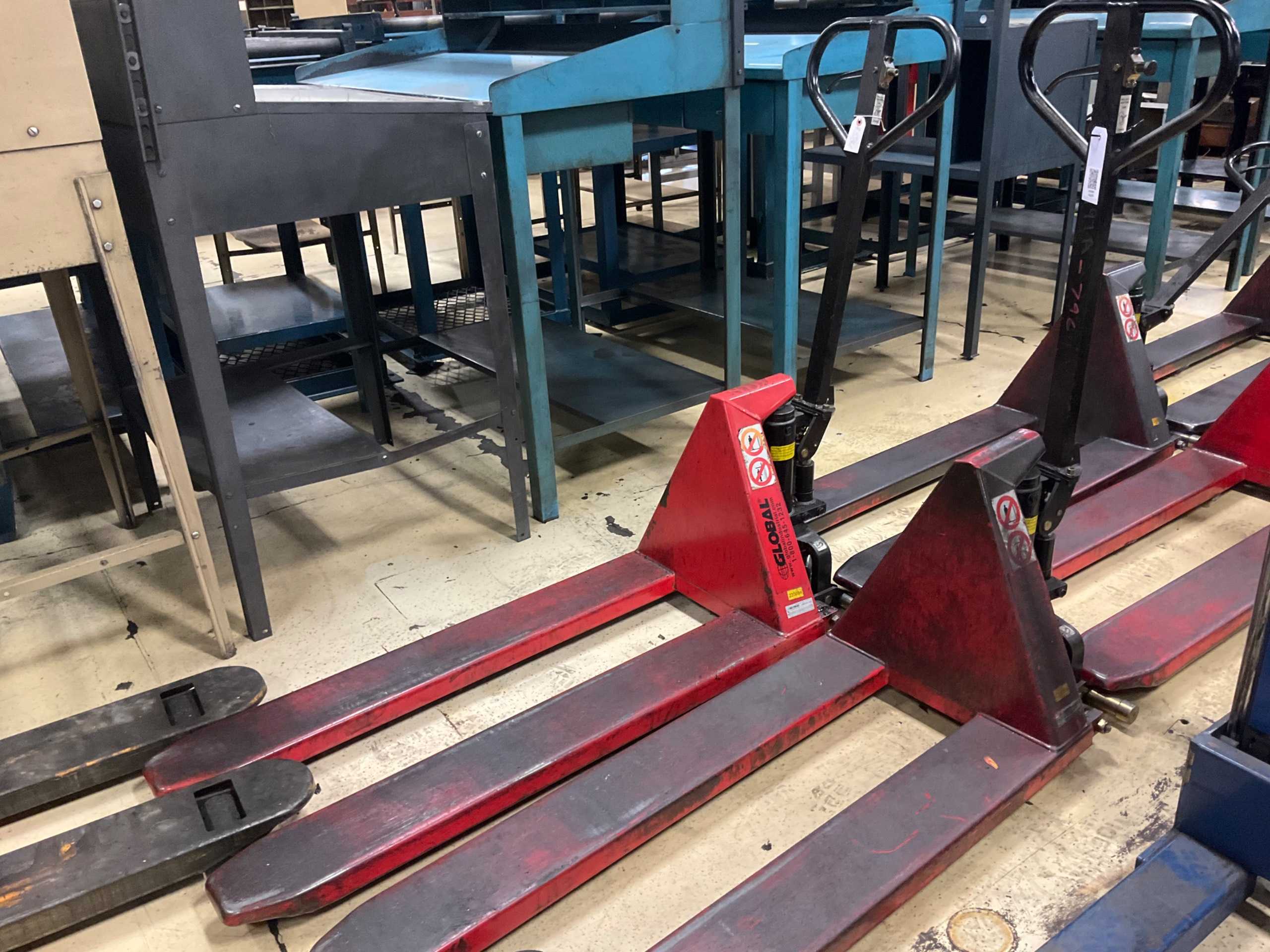 QTY 2: MANUAL PALLET JACK - MANUAL PALLET JACKS