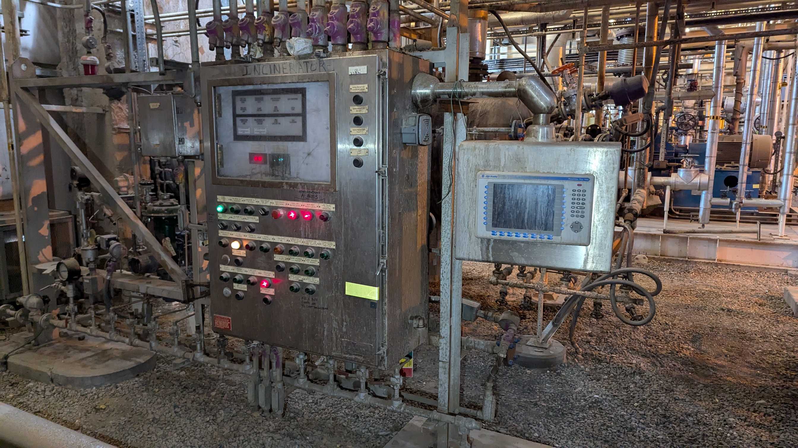 1994 CALLIDUS INCINERATOR CONTROL PANEL WITH ALLEN-BRADLEY CONTROLS - OPERATOR INTERFACE PANELS