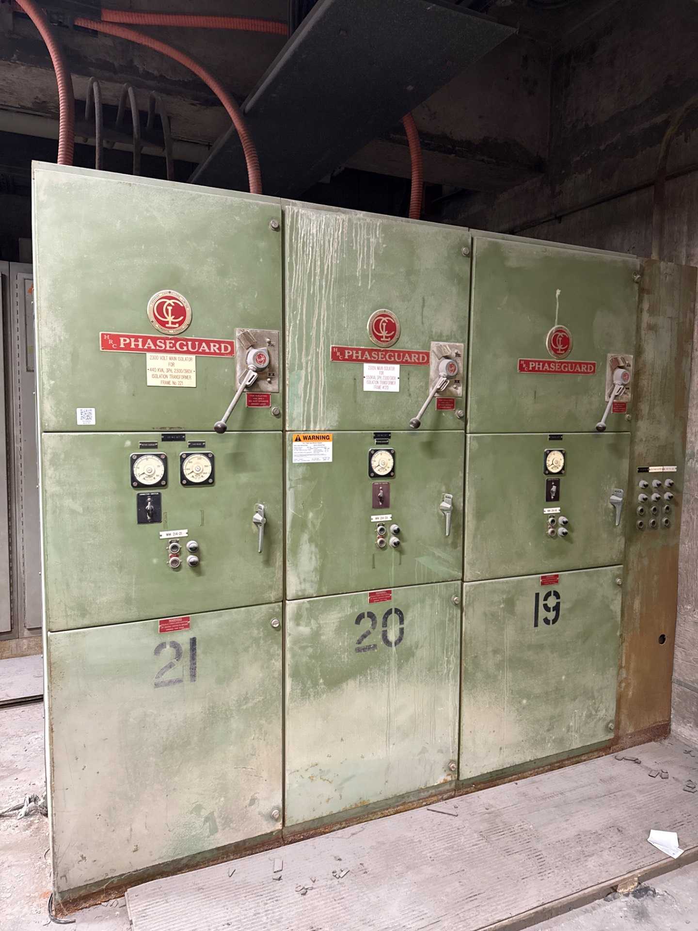 Bulk QTY of Canadian Controllers Phaseguard Switchgear - POWER DISTRIBUTION SWITCHGEAR