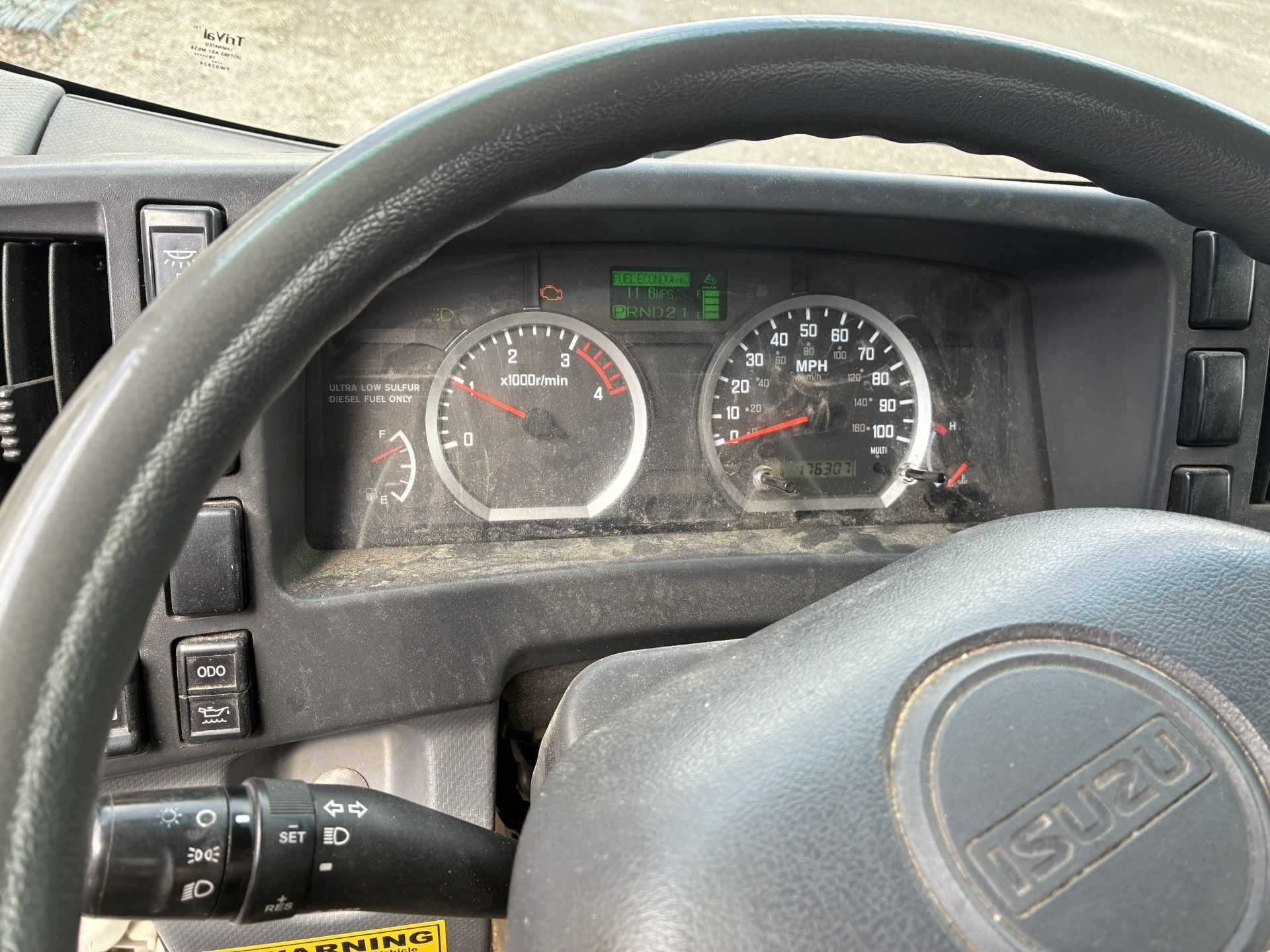 2015 ISUZU NPR-XD TRUCK, 16K GVWR, 215HP DIESEL, AISIN 6-SPD AUTO, 30-GAL TANK - BOX TRUCKS