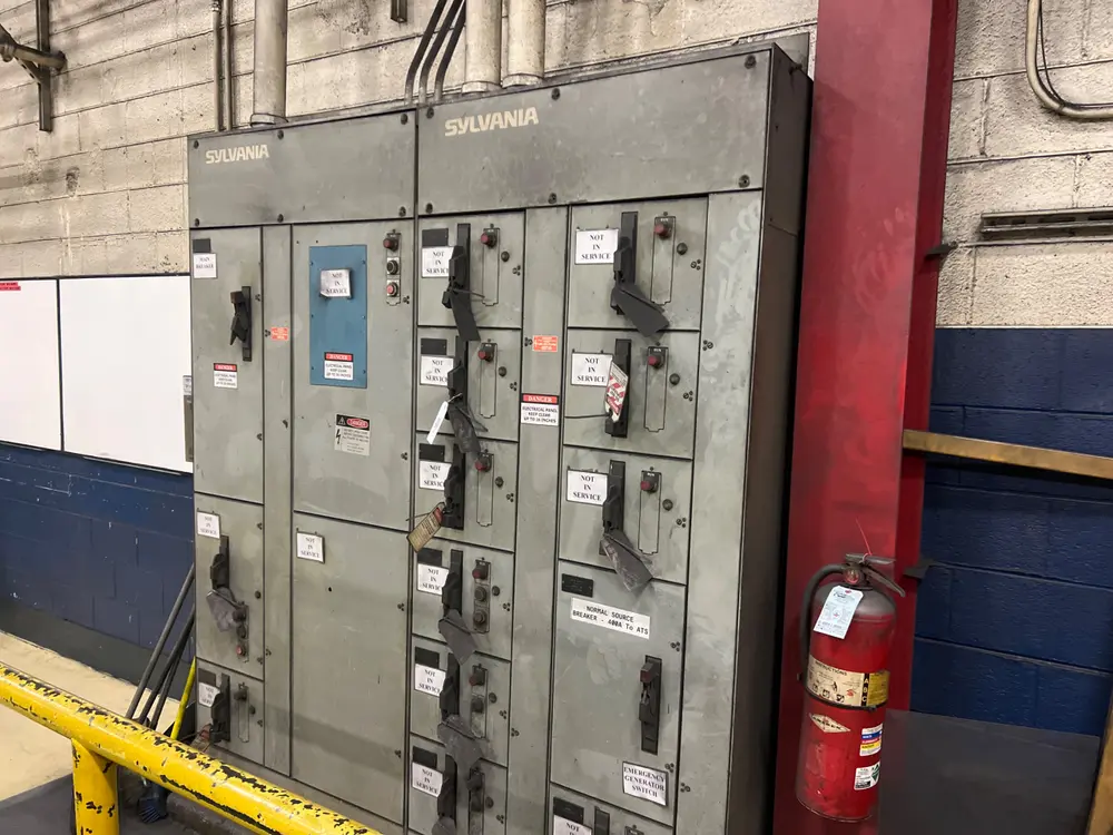 BULK QTY OF CIRCUIT BREAKERS - undefined