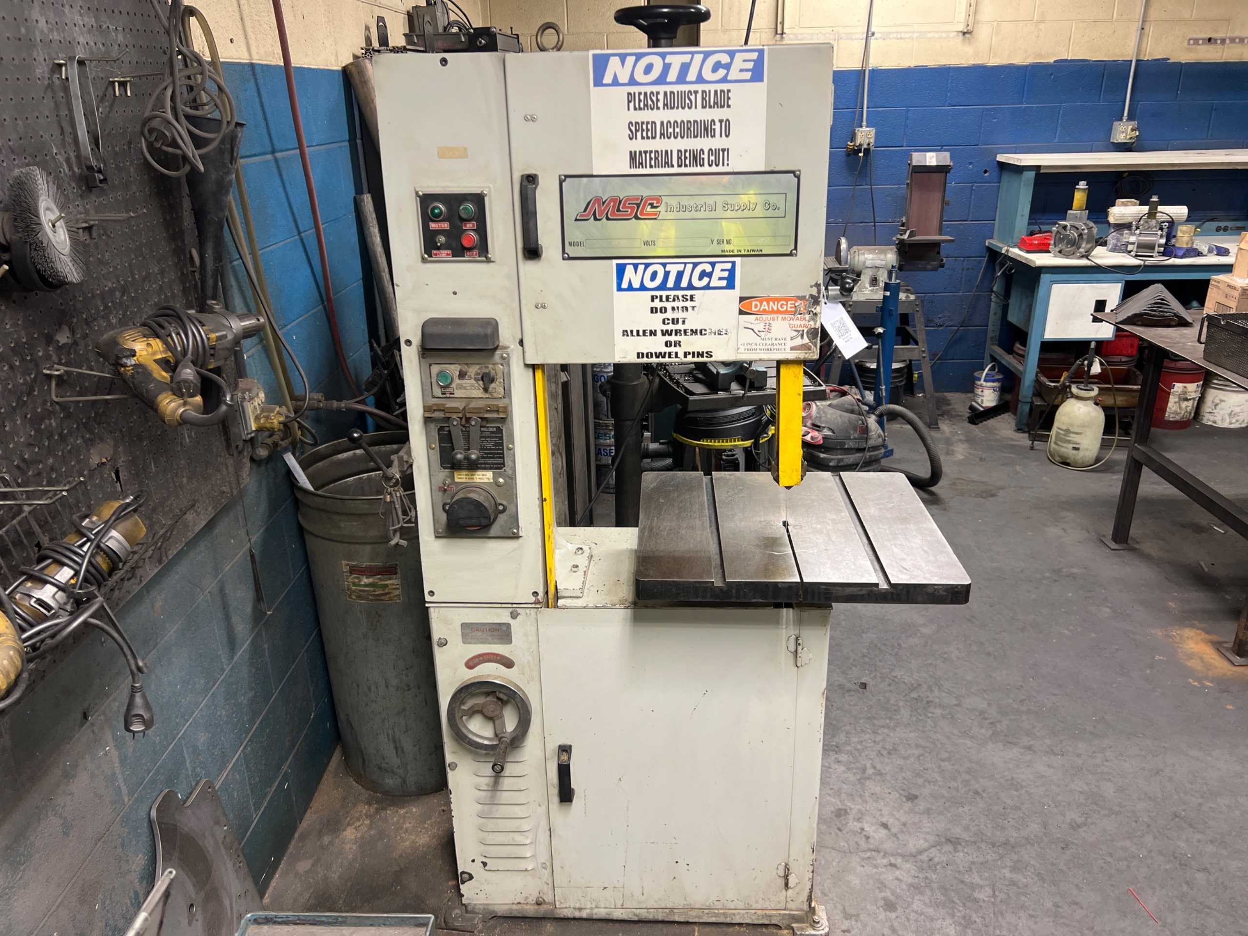 MSC 09514639 VERTICAL BAND SAW - VERTICAL BAND SAWS