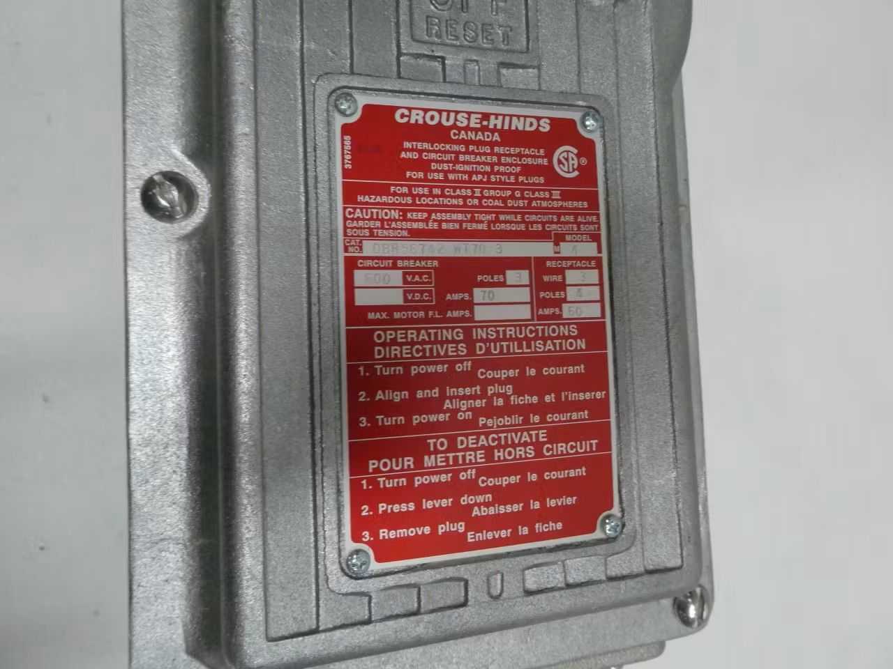 SKU 1736438 - CROUSE HINDS DBR56742 WT70 3 ARKTITE INTERLOCKED RECEPTACLE 3P 70A AMP 600V-AC - CIRCUIT BREAKERS