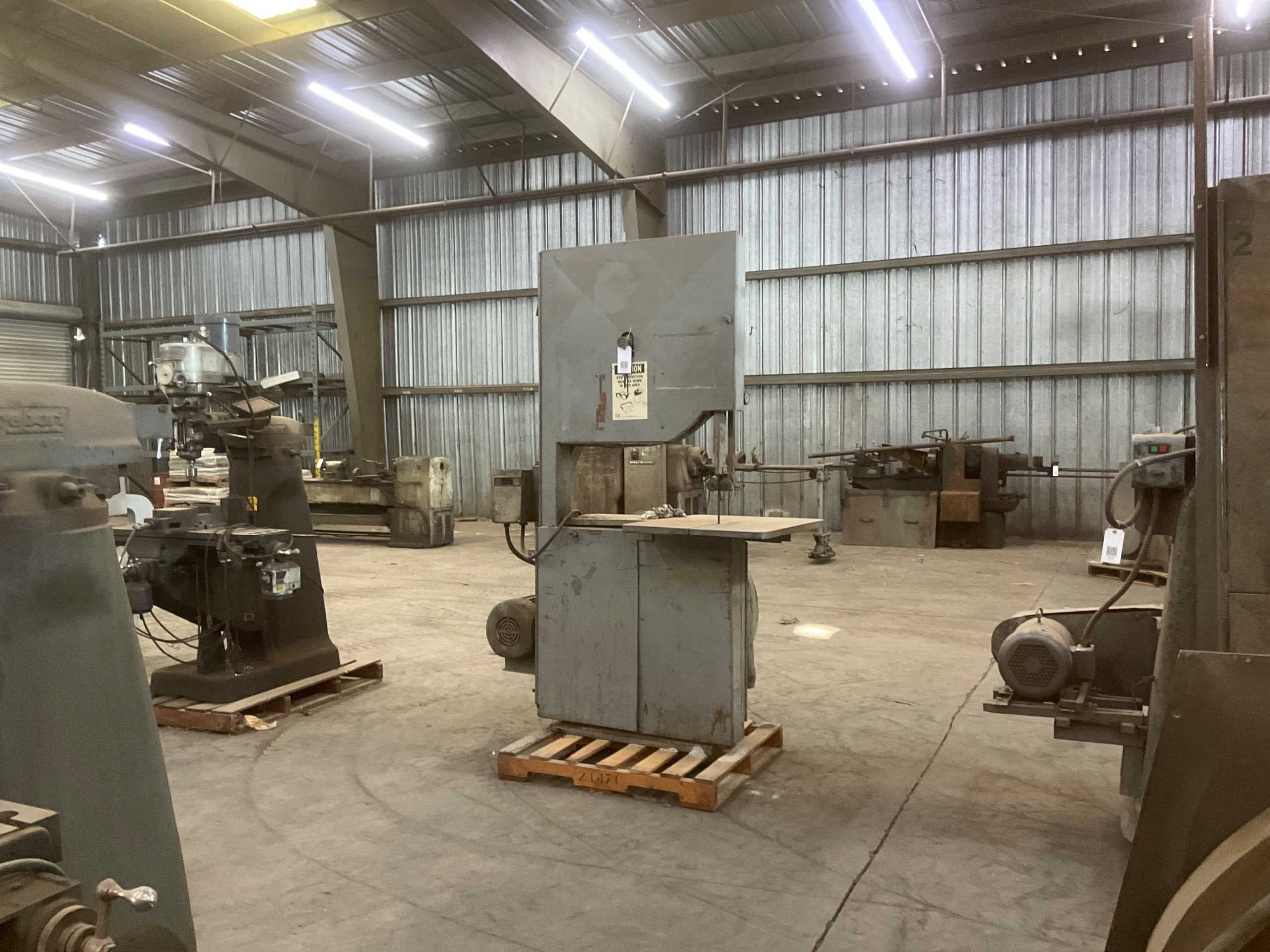 VERTICAL BAND SAW VERTICAL BAND SAW